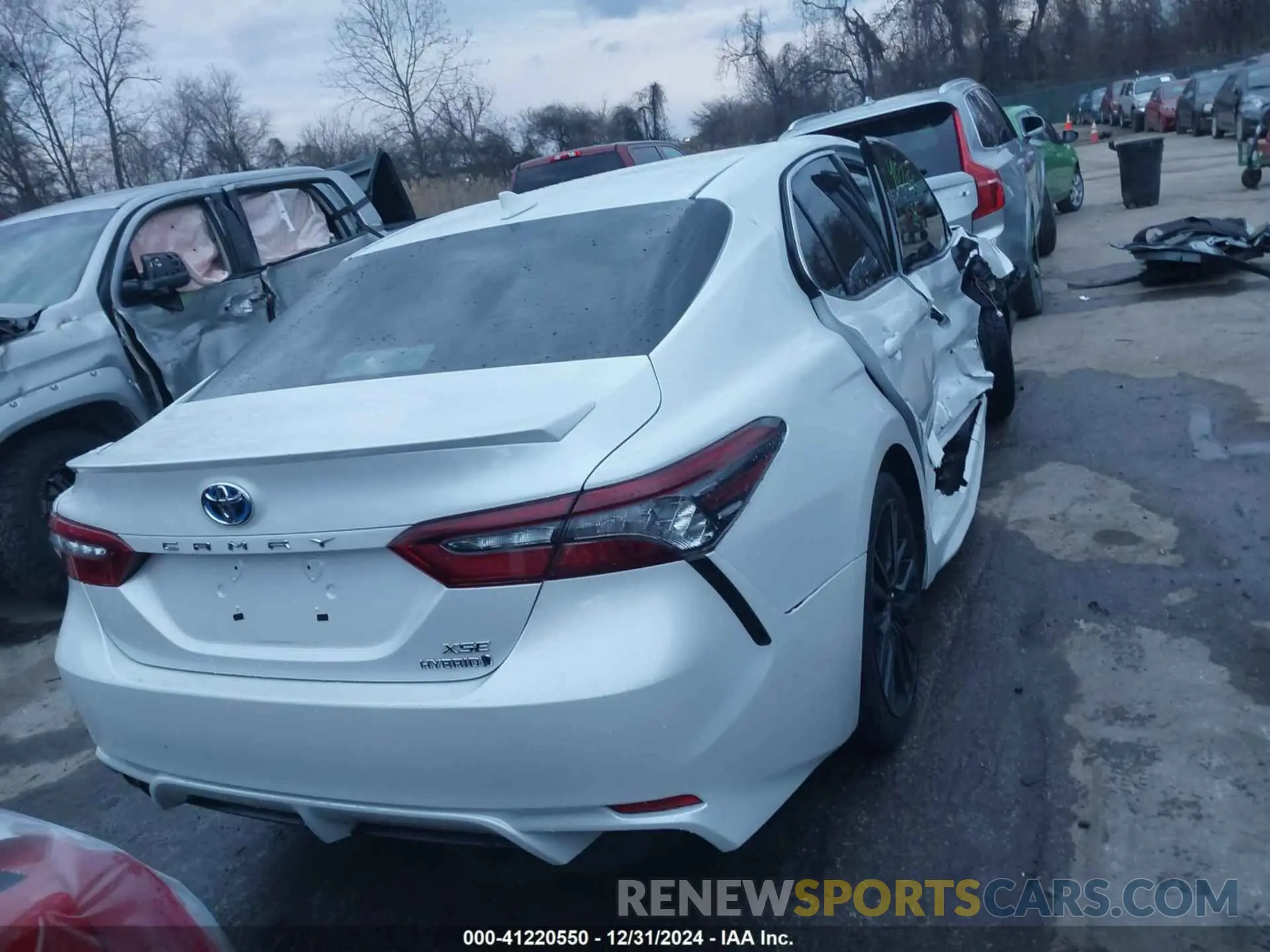 16 Photograph of a damaged car 4T1K31AK0MU552520 TOYOTA CAMRY 2021