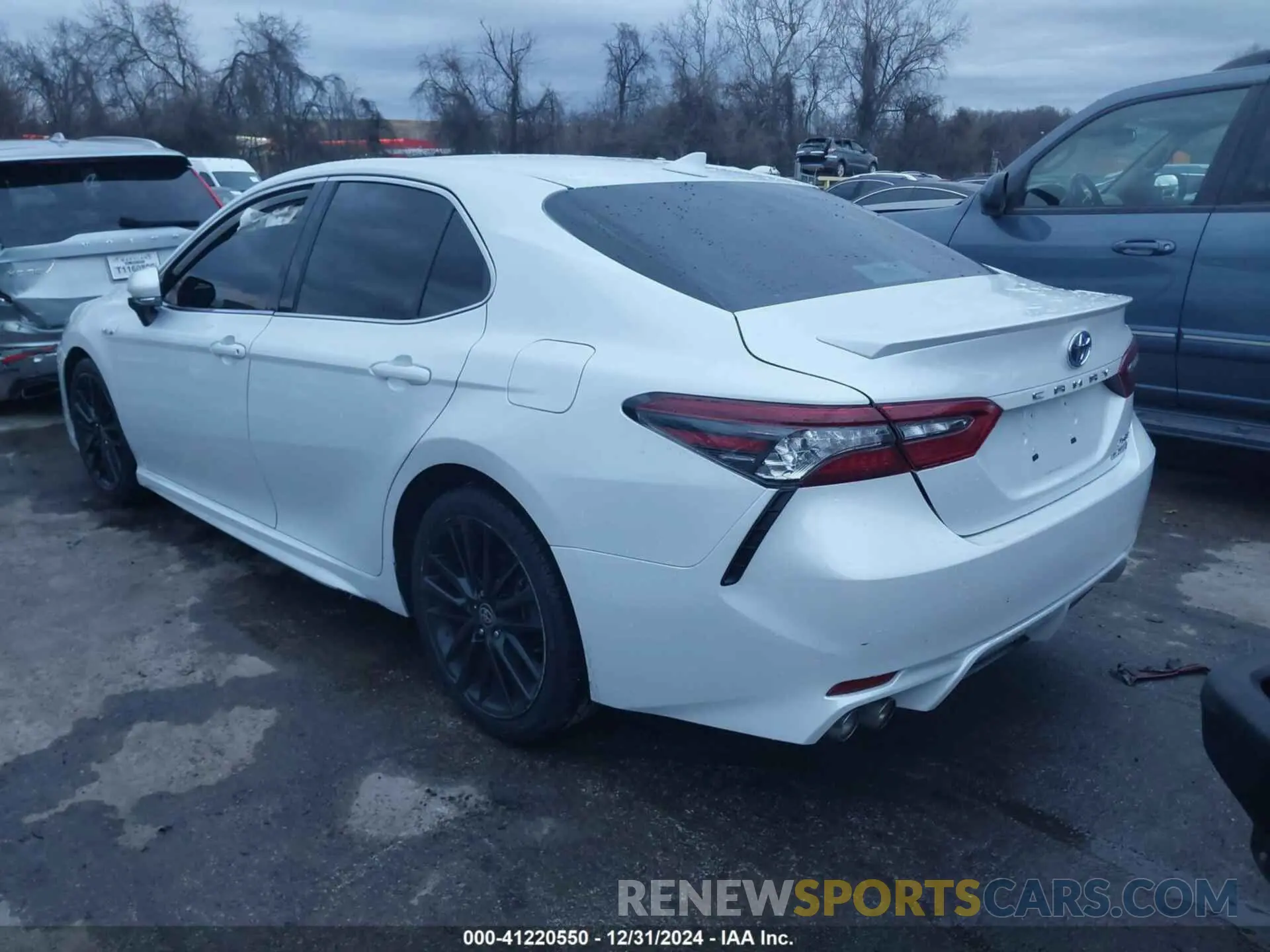 3 Photograph of a damaged car 4T1K31AK0MU552520 TOYOTA CAMRY 2021