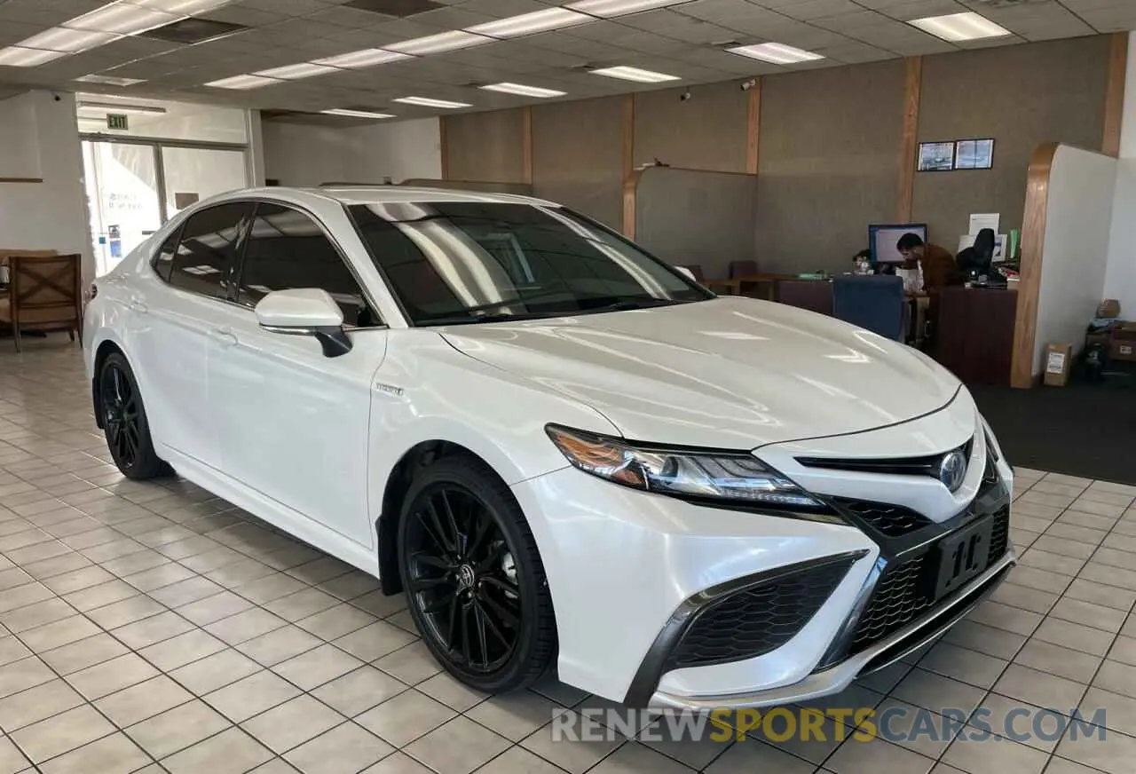 1 Photograph of a damaged car 4T1K31AK1MU024002 TOYOTA CAMRY 2021