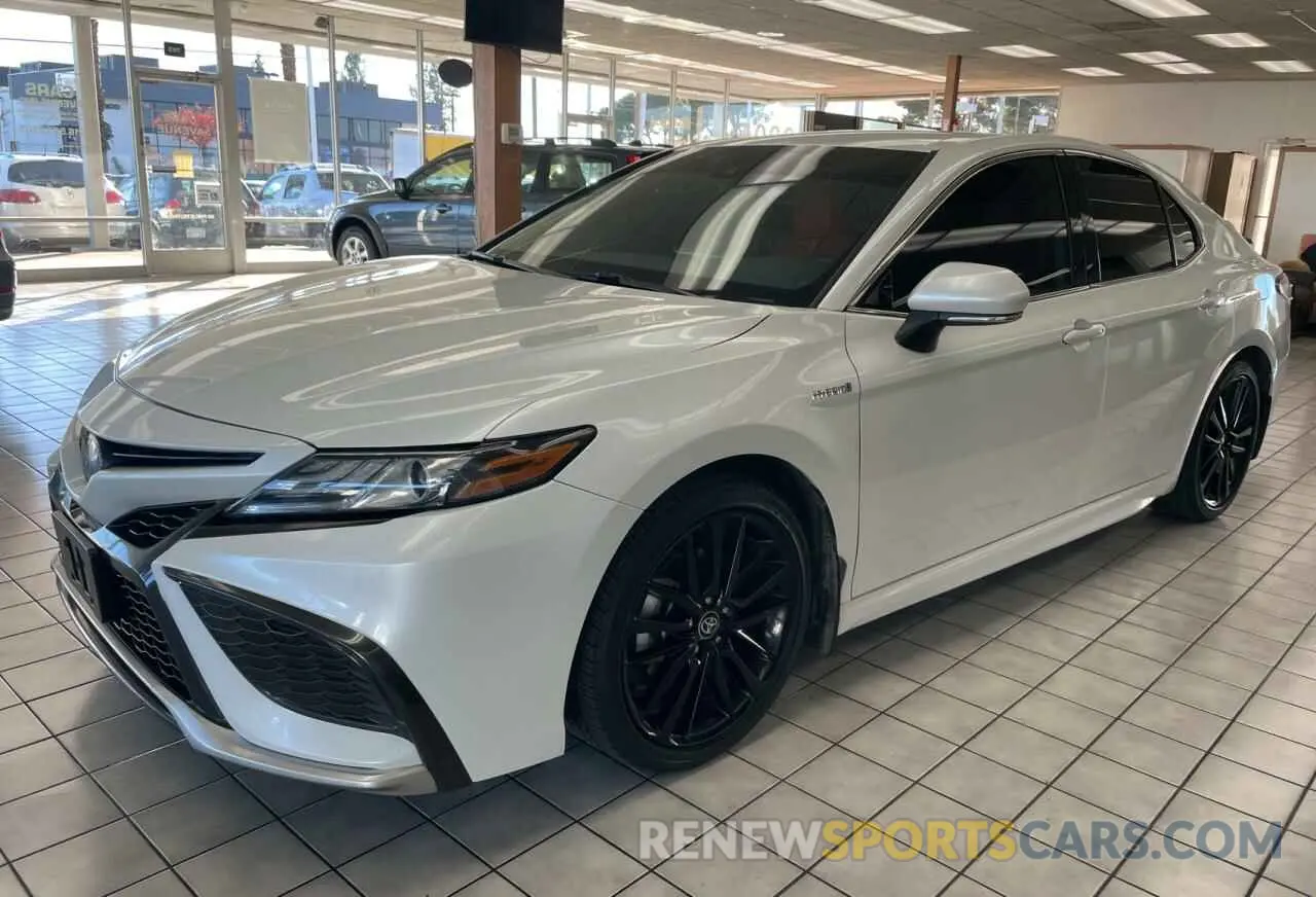 2 Photograph of a damaged car 4T1K31AK1MU024002 TOYOTA CAMRY 2021