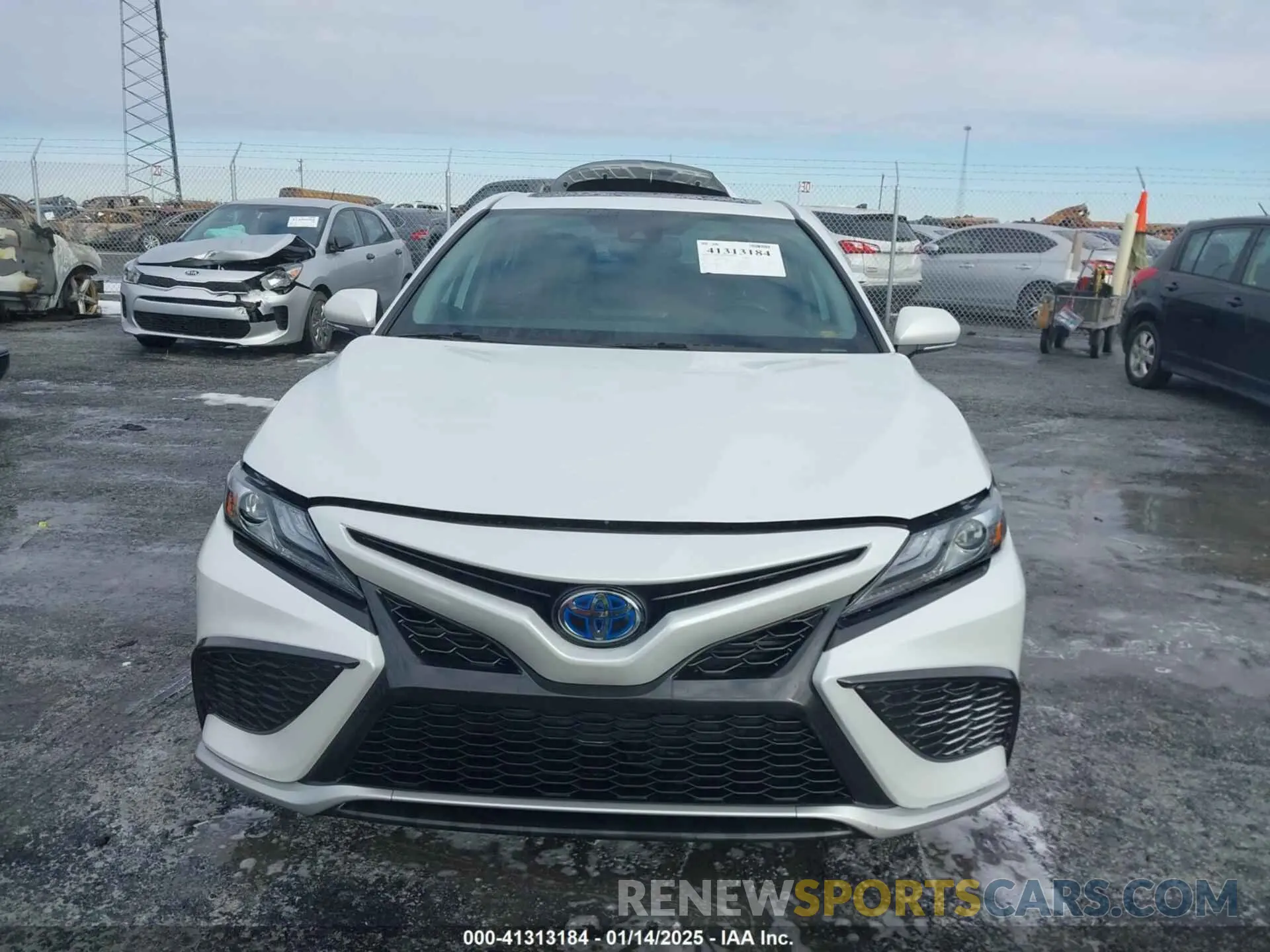 12 Photograph of a damaged car 4T1K31AK1MU564966 TOYOTA CAMRY 2021