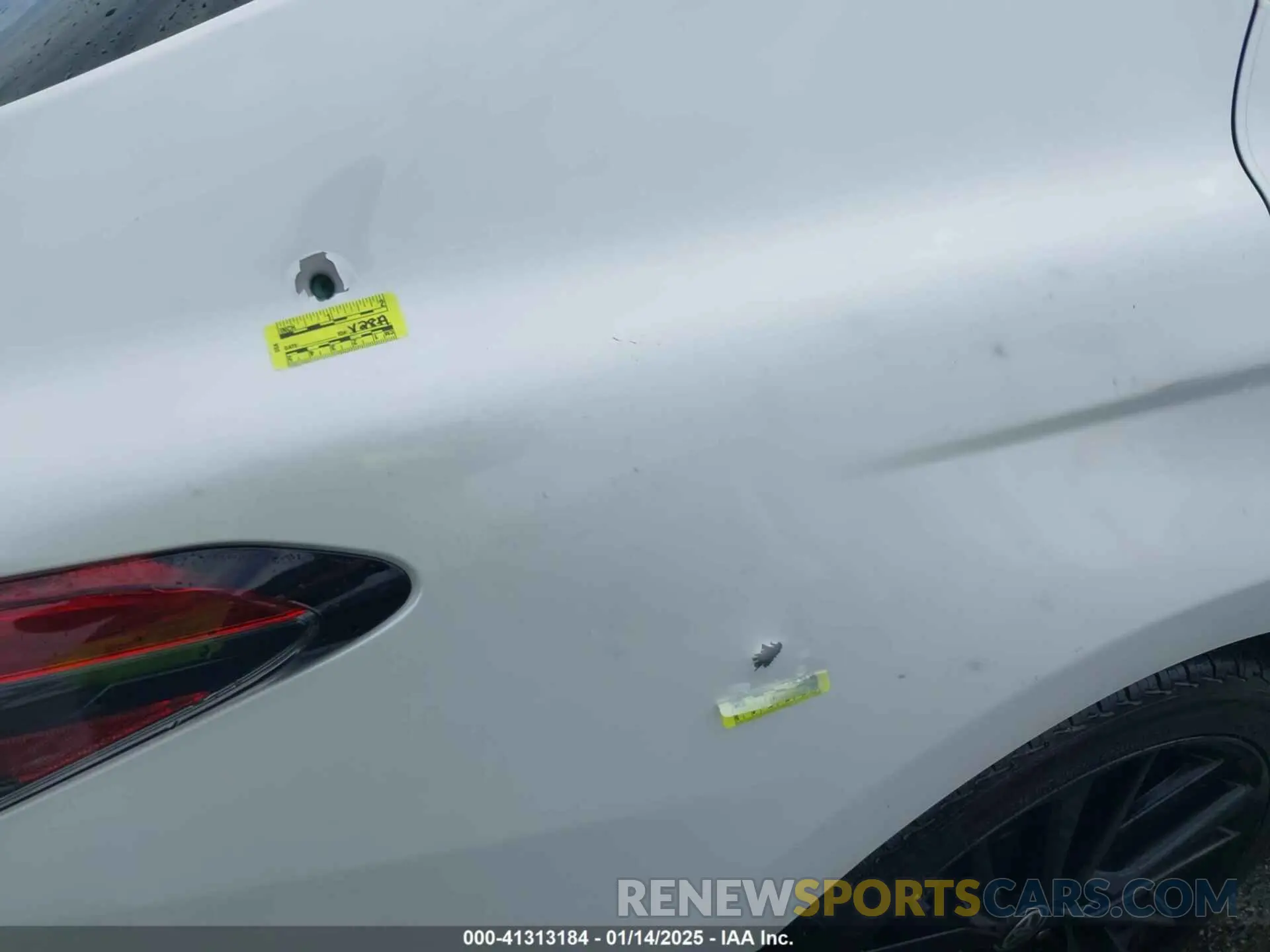 17 Photograph of a damaged car 4T1K31AK1MU564966 TOYOTA CAMRY 2021