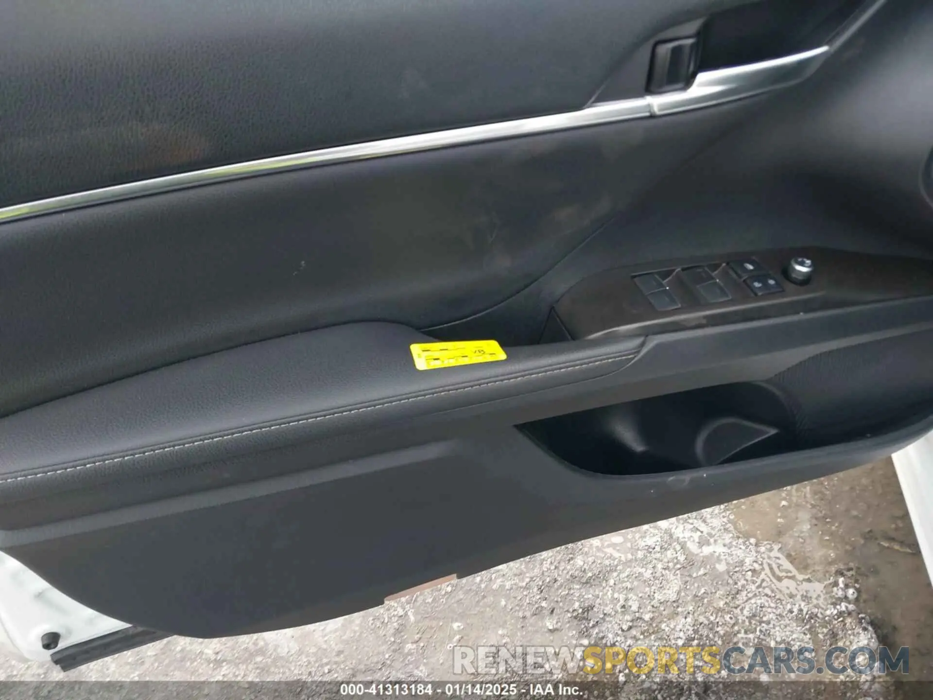 20 Photograph of a damaged car 4T1K31AK1MU564966 TOYOTA CAMRY 2021