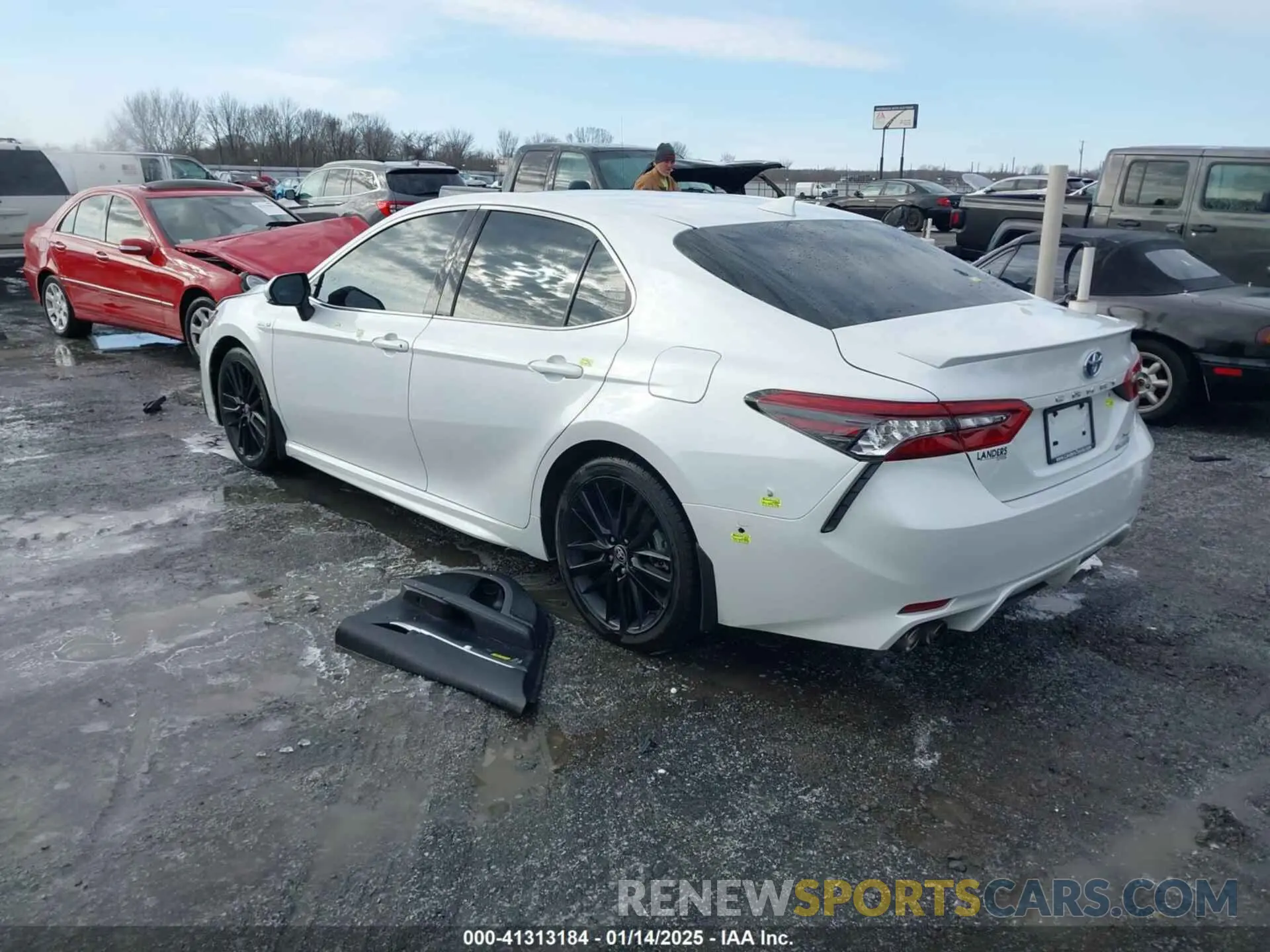 3 Photograph of a damaged car 4T1K31AK1MU564966 TOYOTA CAMRY 2021