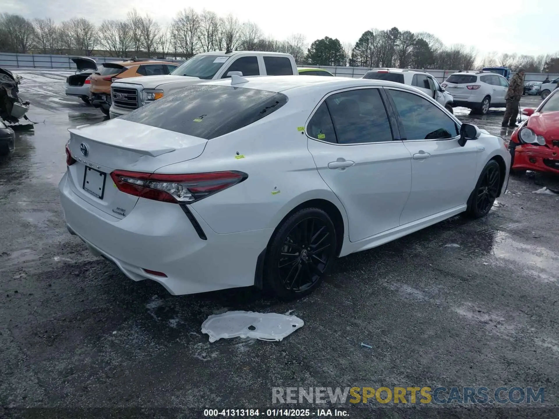 4 Photograph of a damaged car 4T1K31AK1MU564966 TOYOTA CAMRY 2021