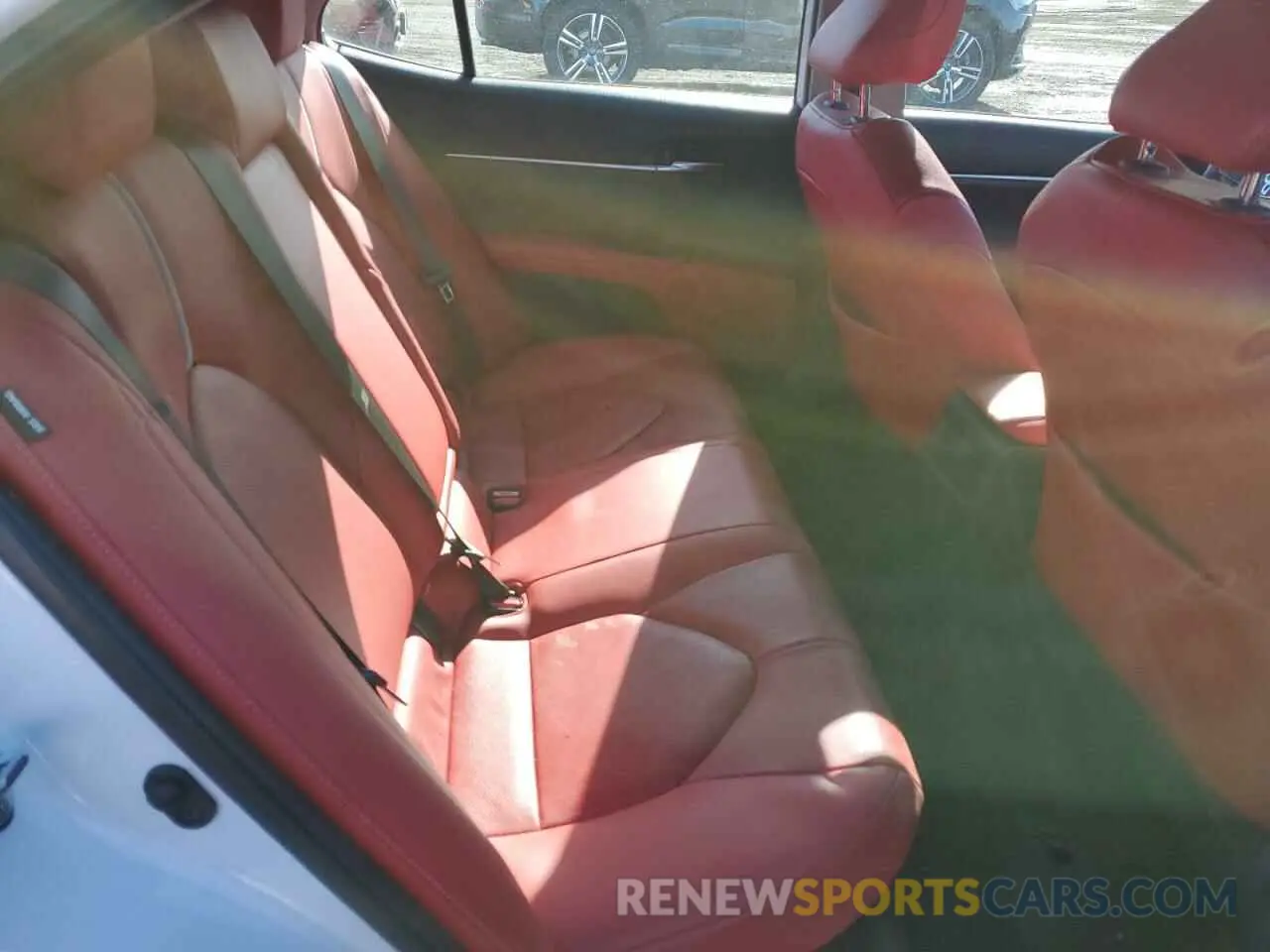 10 Photograph of a damaged car 4T1K31AK2MU026342 TOYOTA CAMRY 2021