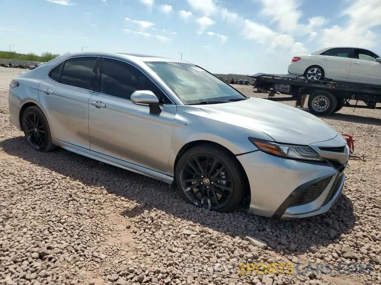 4 Photograph of a damaged car 4T1K31AK2MU029886 TOYOTA CAMRY 2021