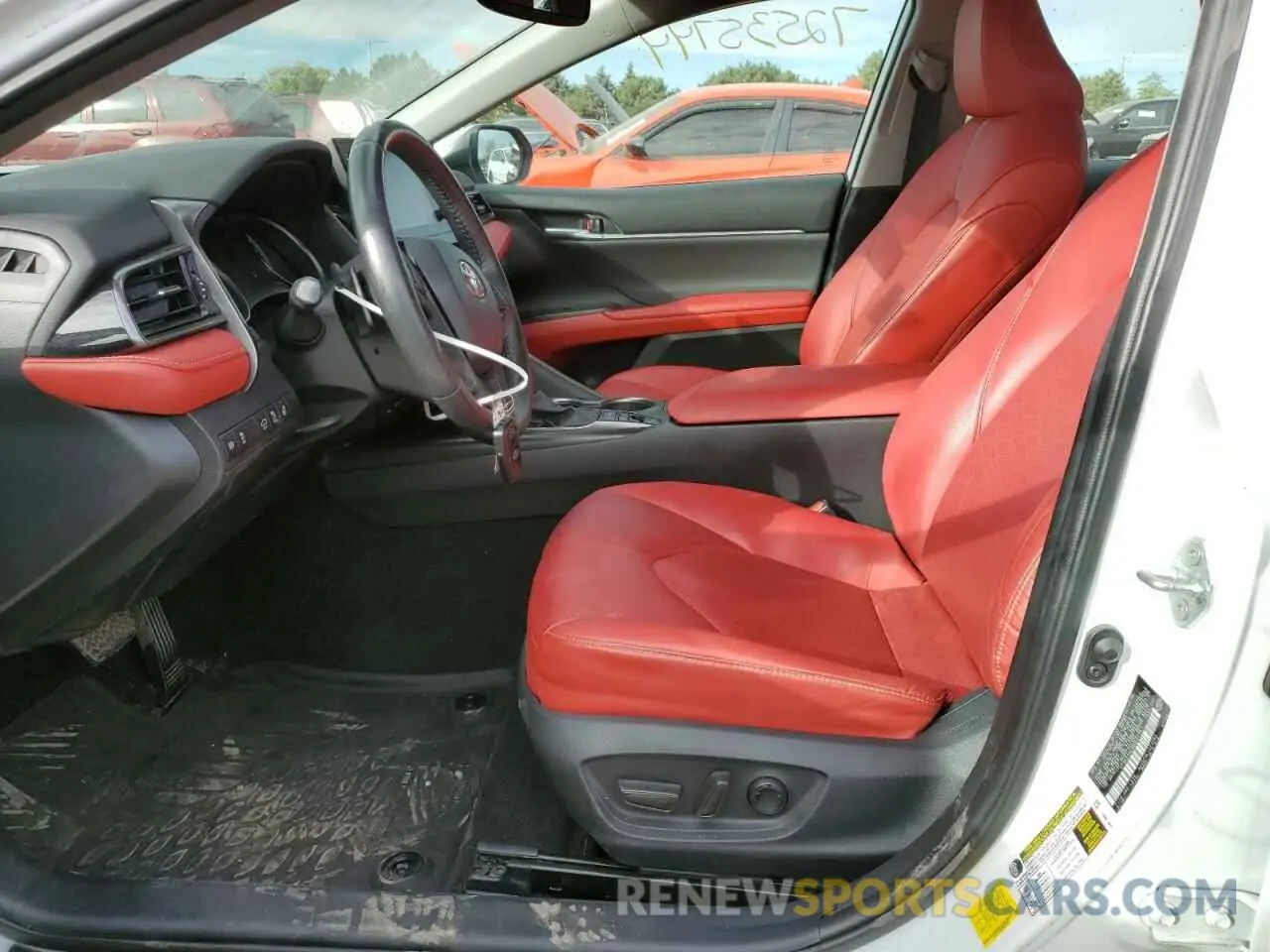 7 Photograph of a damaged car 4T1K31AK2MU557251 TOYOTA CAMRY 2021