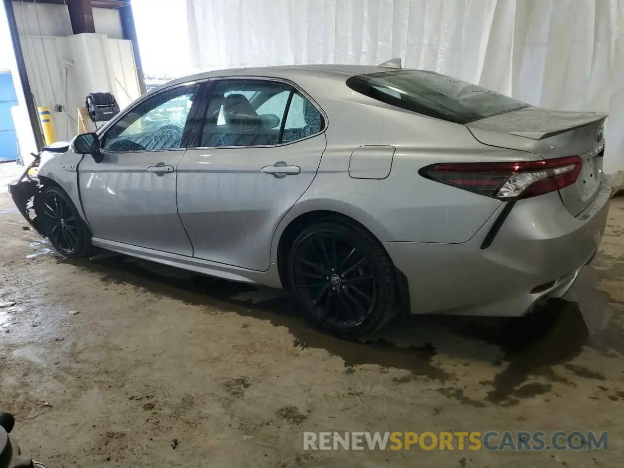 2 Photograph of a damaged car 4T1K31AK2MU560781 TOYOTA CAMRY 2021