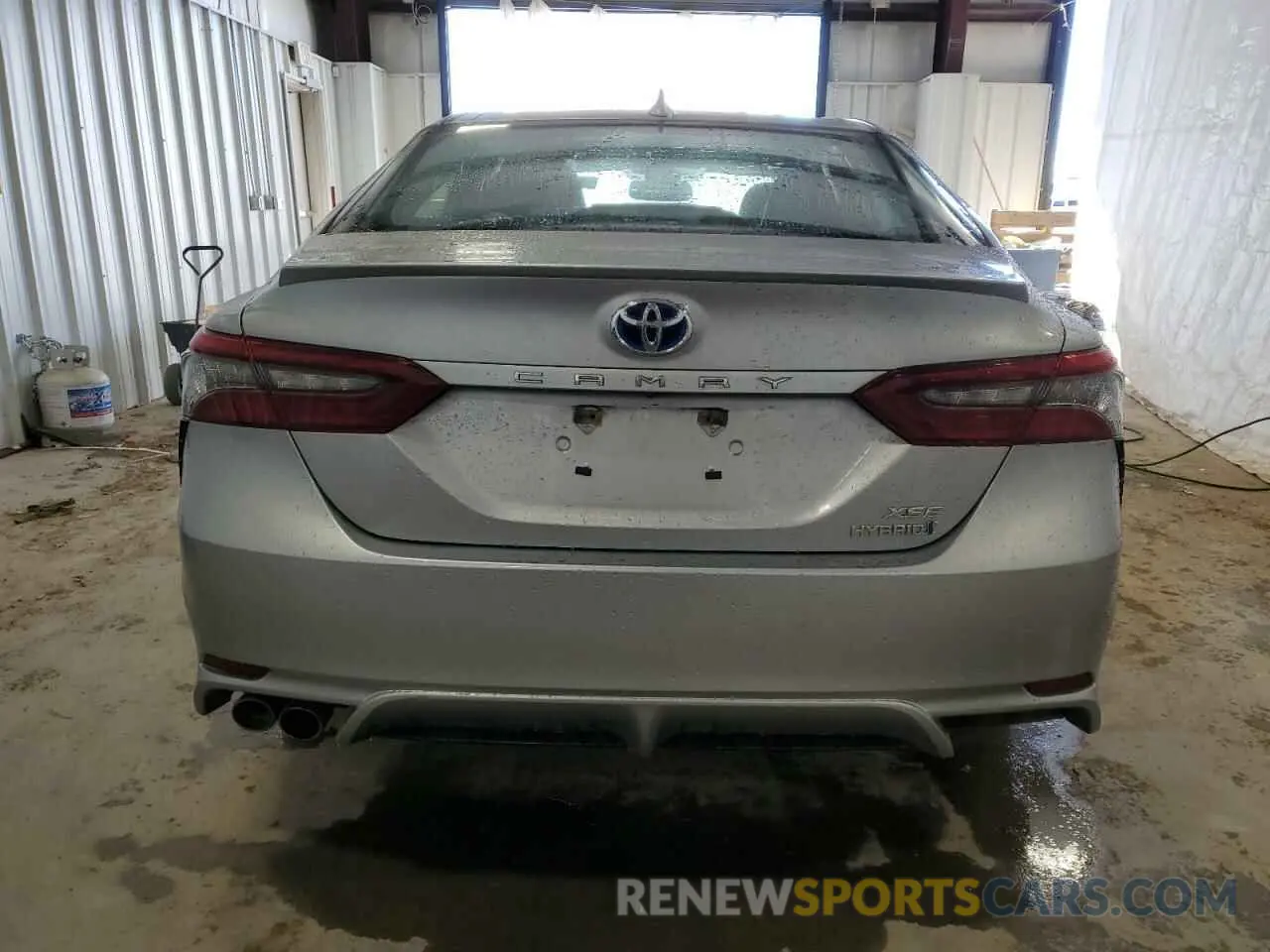 6 Photograph of a damaged car 4T1K31AK2MU560781 TOYOTA CAMRY 2021