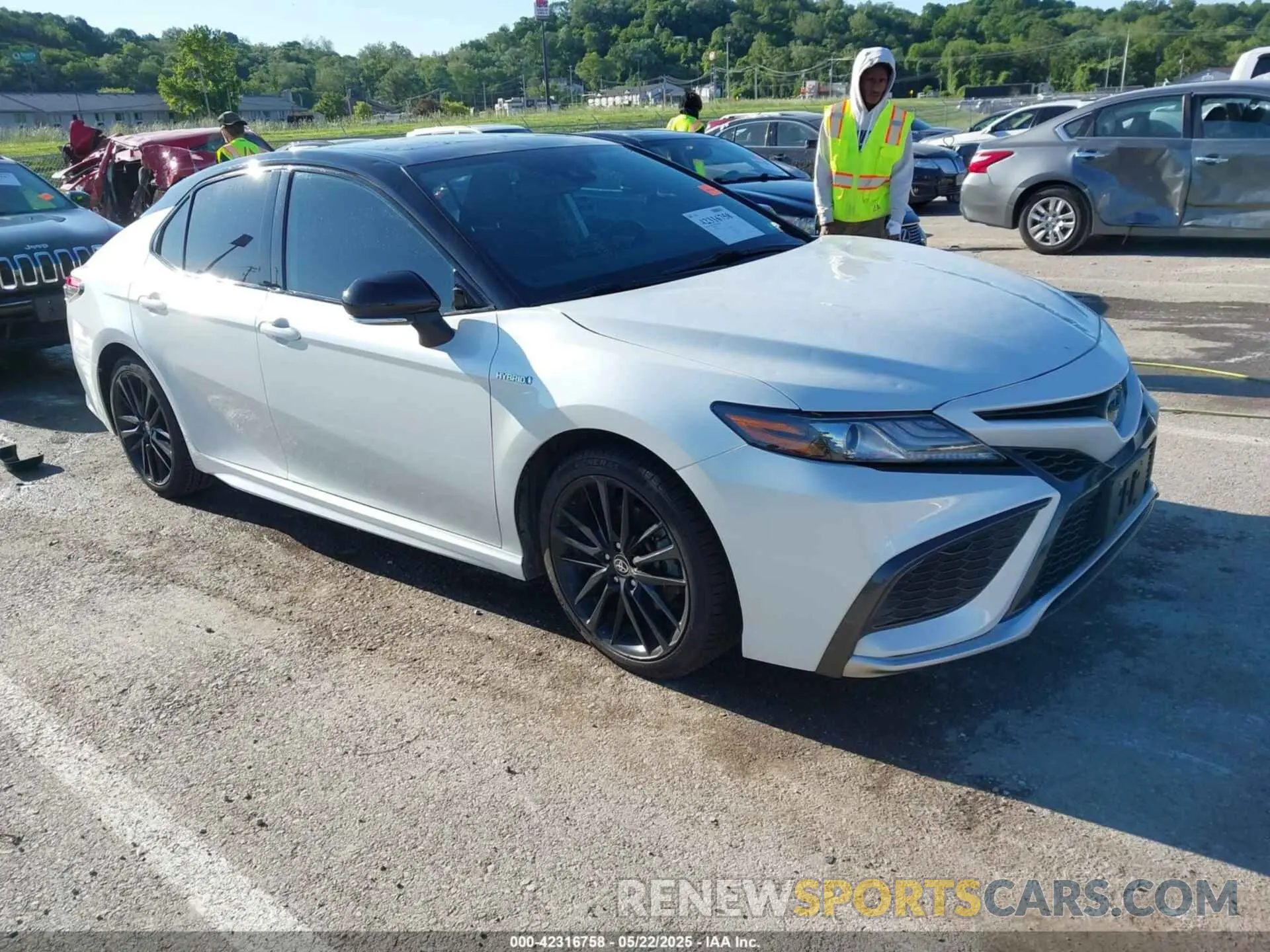 1 Photograph of a damaged car 4T1K31AK4MU024933 TOYOTA CAMRY 2021