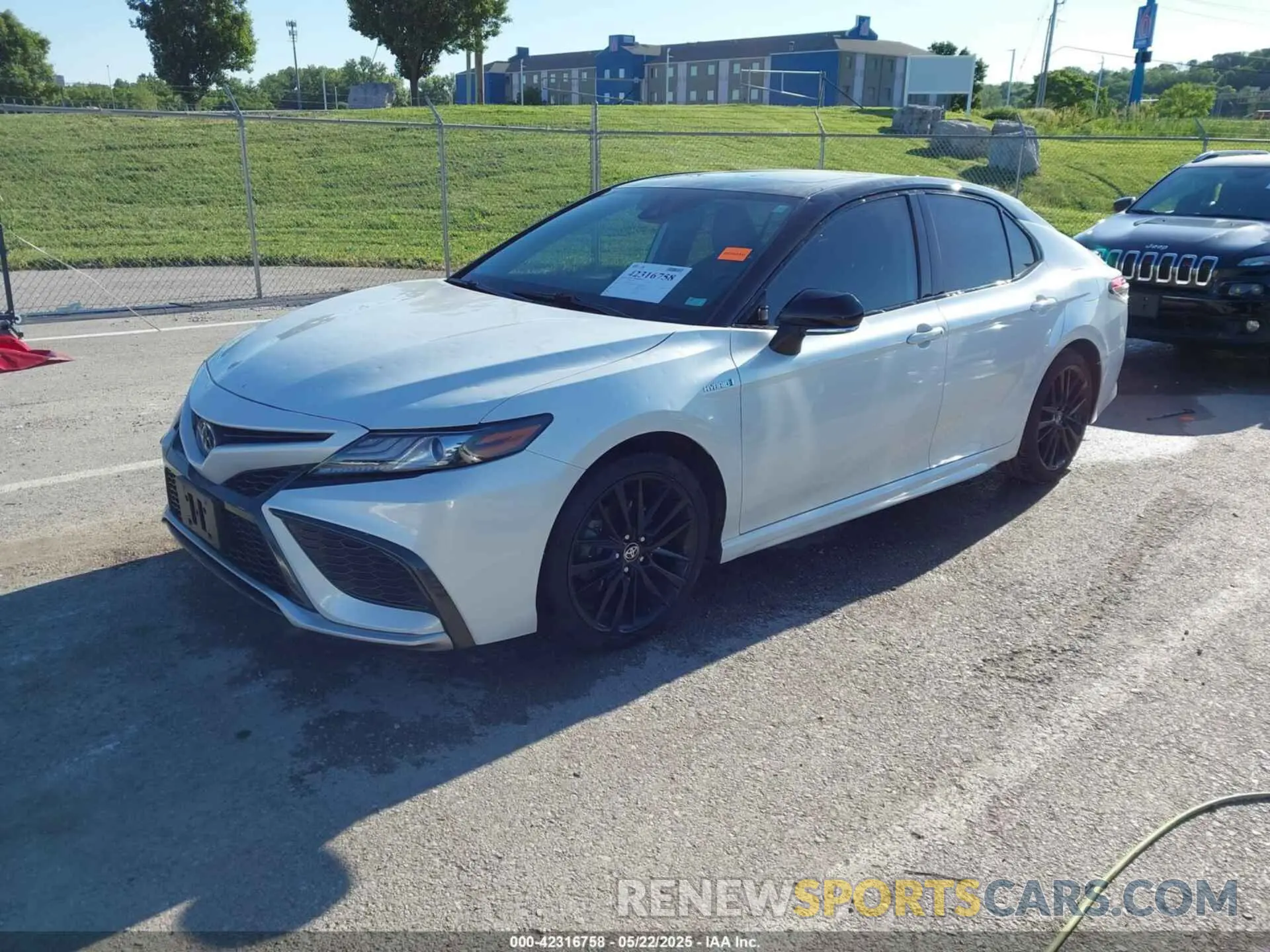 2 Photograph of a damaged car 4T1K31AK4MU024933 TOYOTA CAMRY 2021