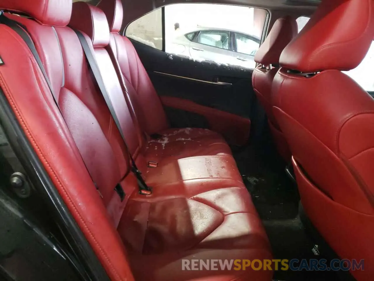 10 Photograph of a damaged car 4T1K31AK4MU027055 TOYOTA CAMRY 2021