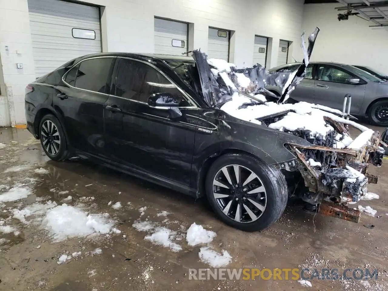 4 Photograph of a damaged car 4T1K31AK4MU027055 TOYOTA CAMRY 2021