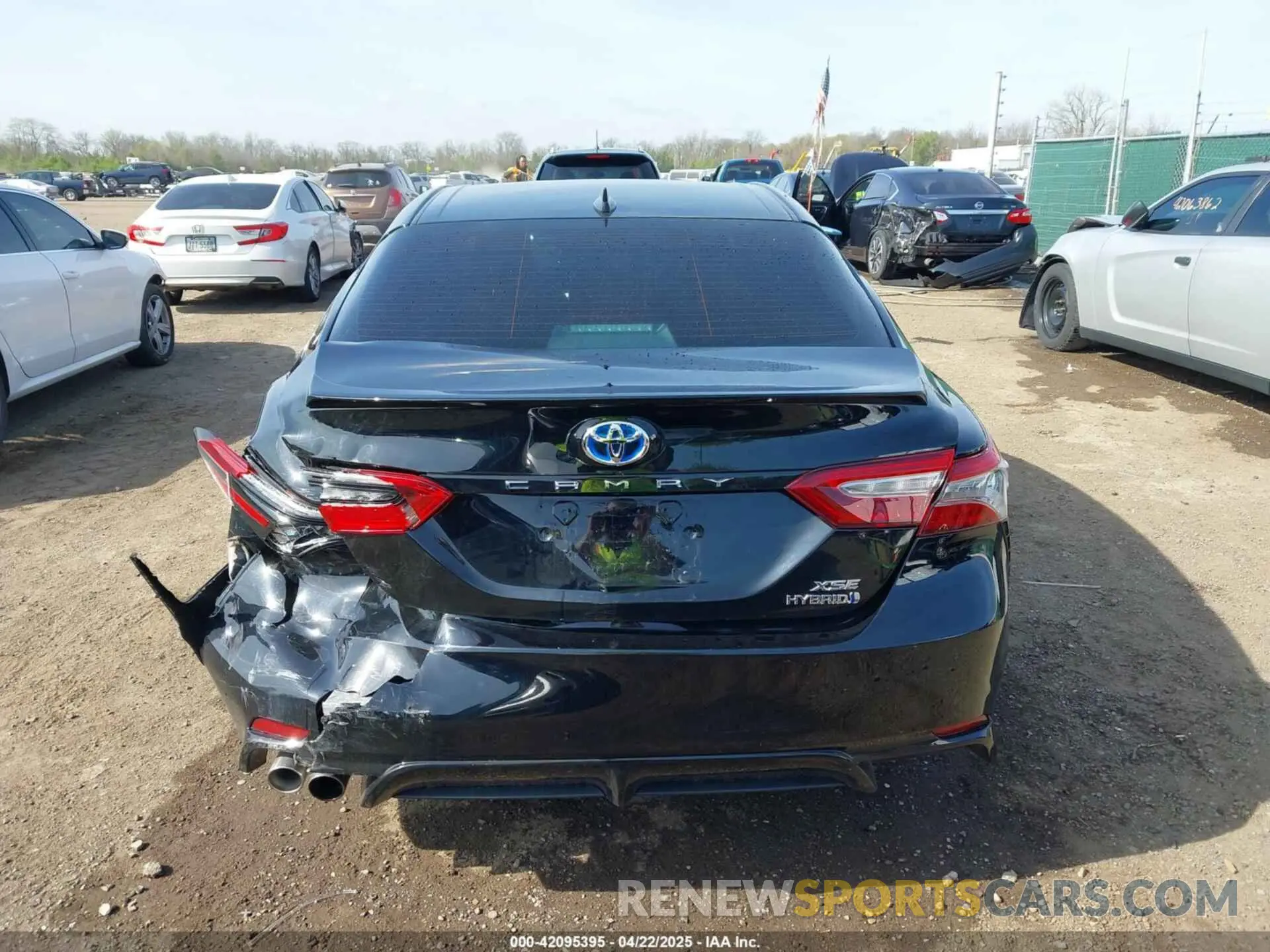 16 Photograph of a damaged car 4T1K31AK5MU024696 TOYOTA CAMRY 2021