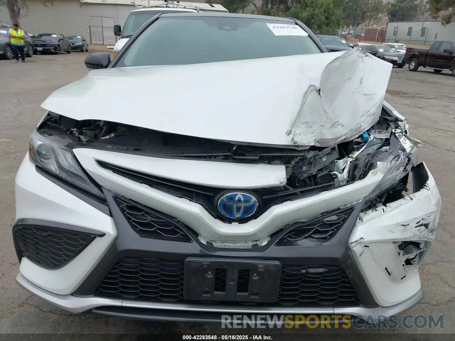 18 Photograph of a damaged car 4T1K31AK6MU020821 TOYOTA CAMRY 2021
