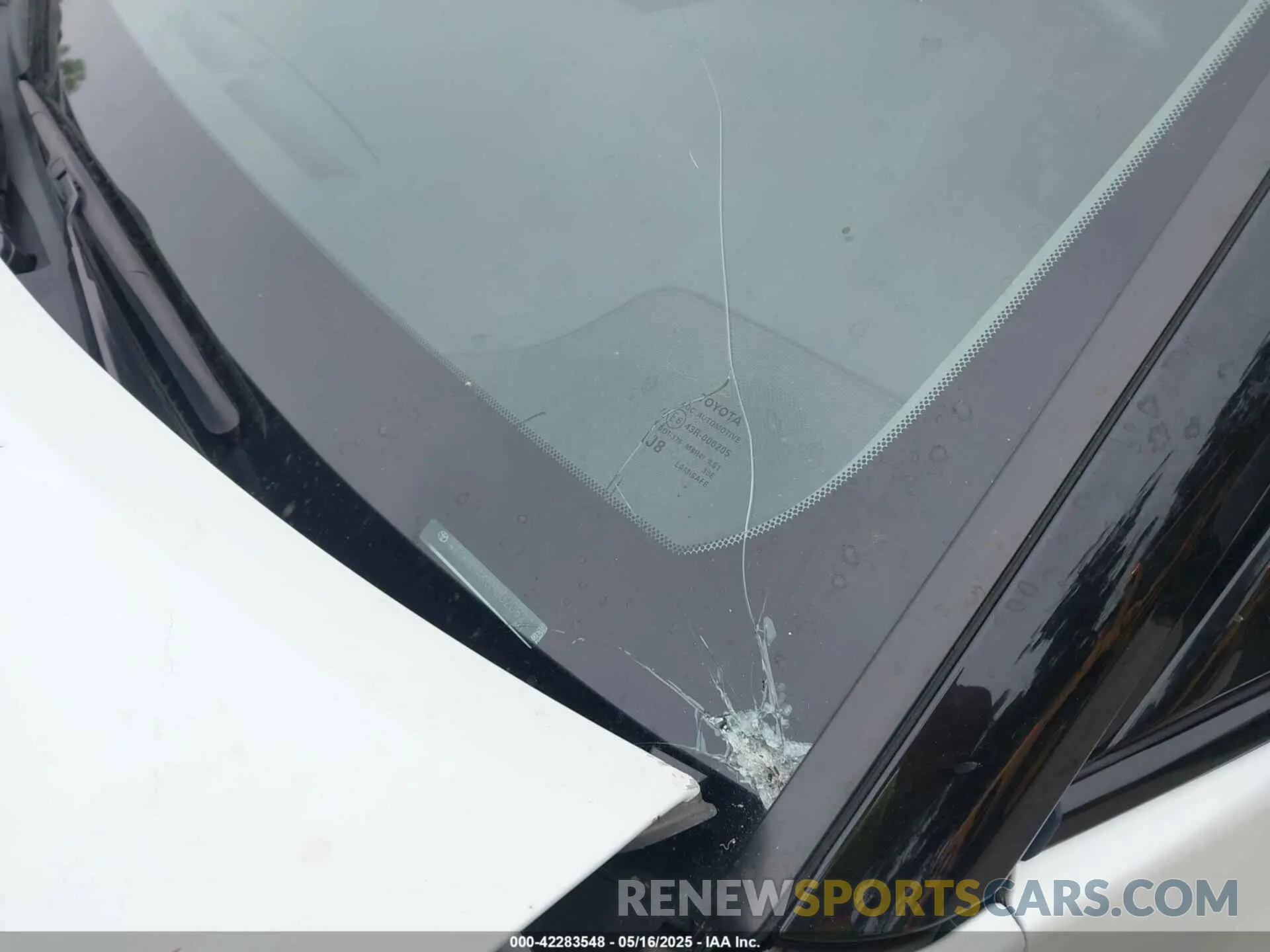 19 Photograph of a damaged car 4T1K31AK6MU020821 TOYOTA CAMRY 2021