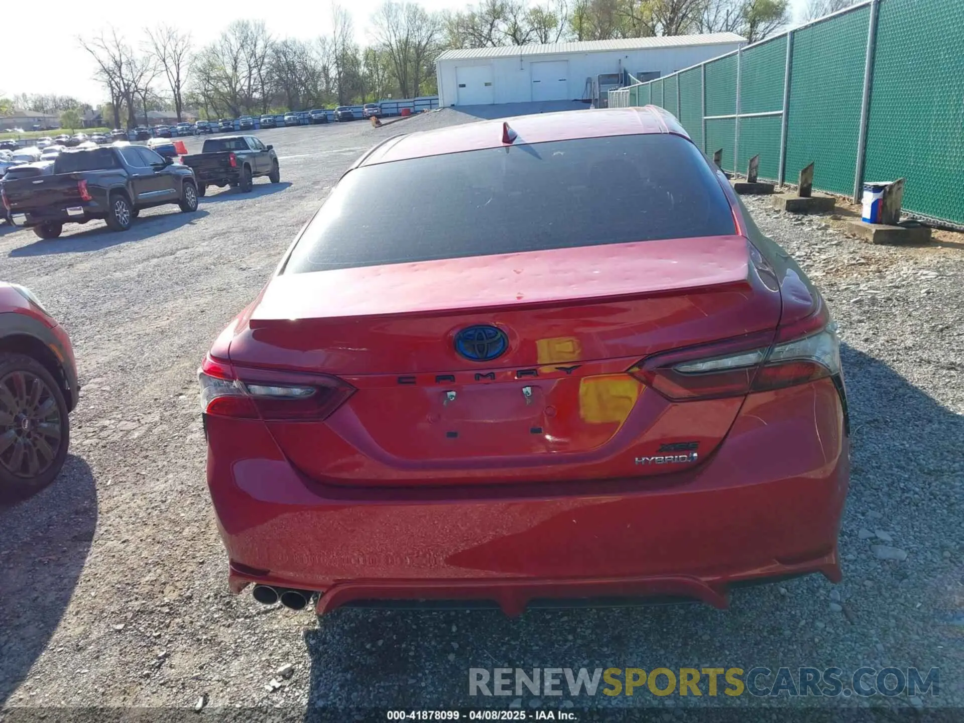 16 Photograph of a damaged car 4T1K31AK6MU030152 TOYOTA CAMRY 2021
