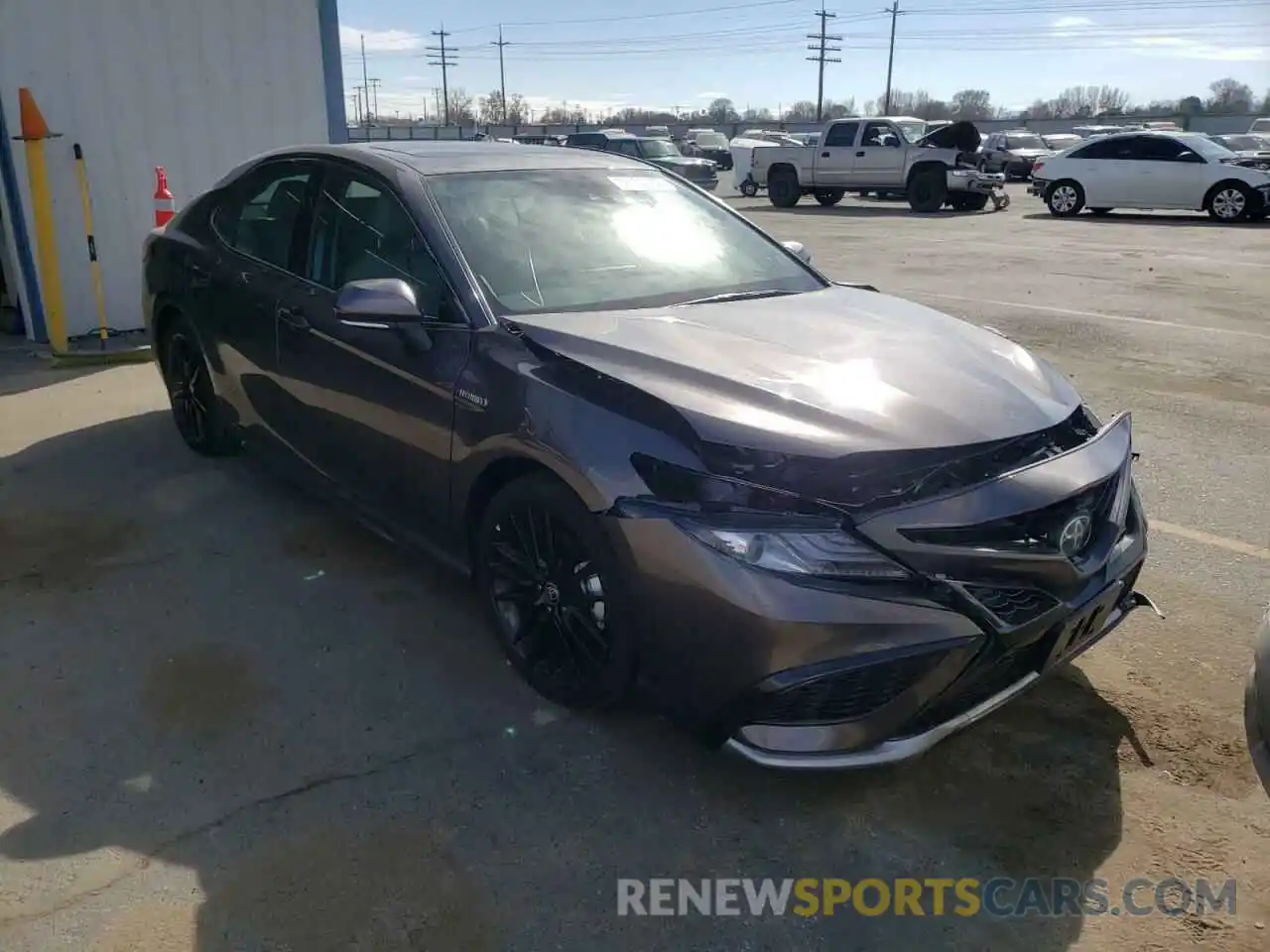 1 Photograph of a damaged car 4T1K31AK6MU558998 TOYOTA CAMRY 2021