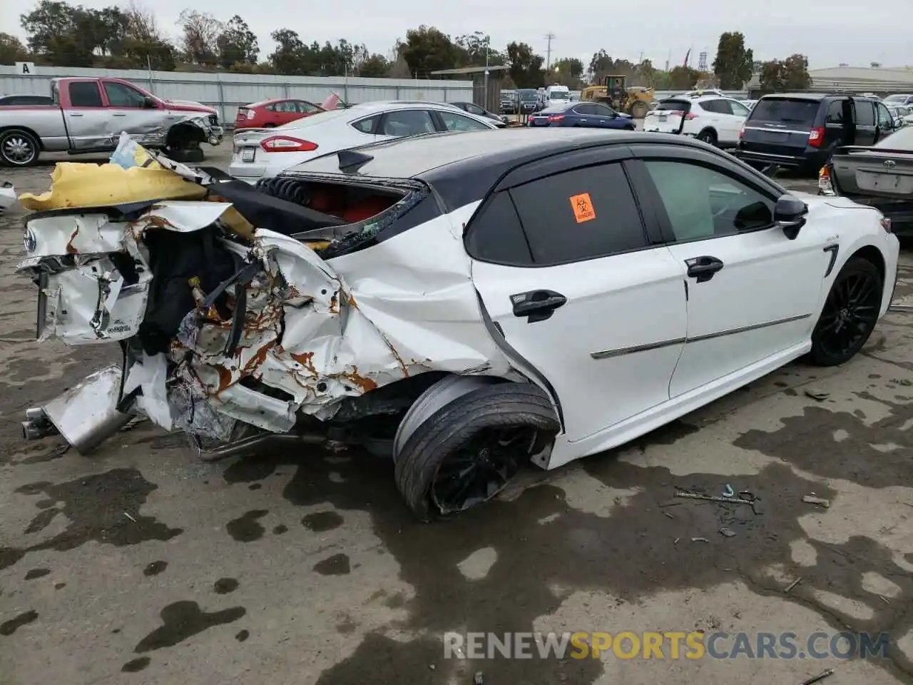 3 Photograph of a damaged car 4T1K31AK7MU020035 TOYOTA CAMRY 2021