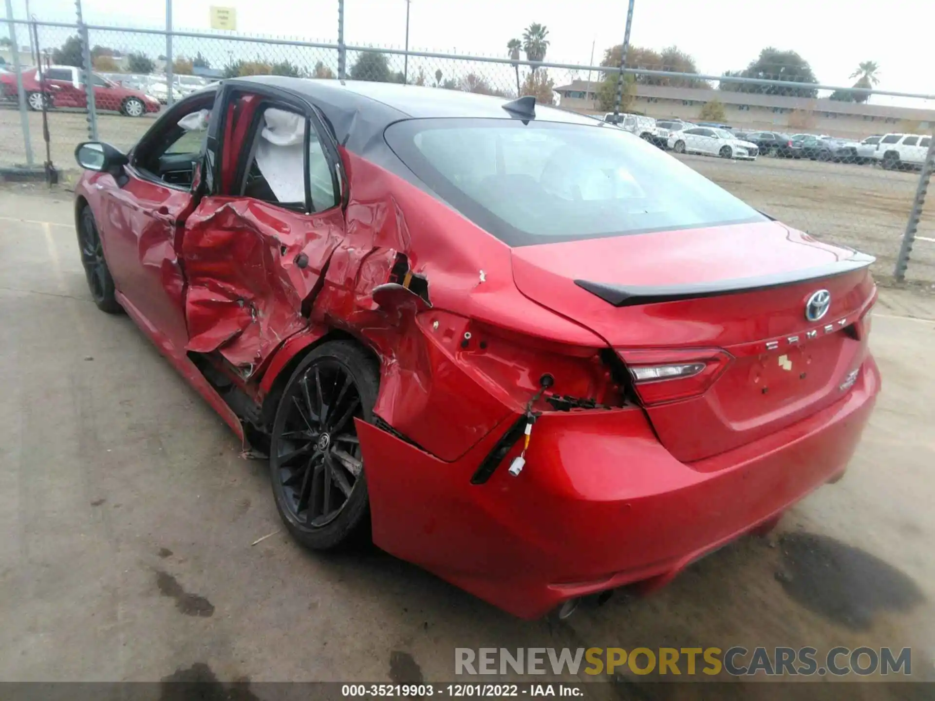 3 Photograph of a damaged car 4T1K31AK7MU020200 TOYOTA CAMRY 2021