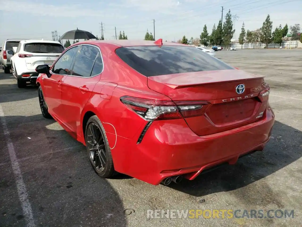 3 Photograph of a damaged car 4T1K31AK7MU020763 TOYOTA CAMRY 2021