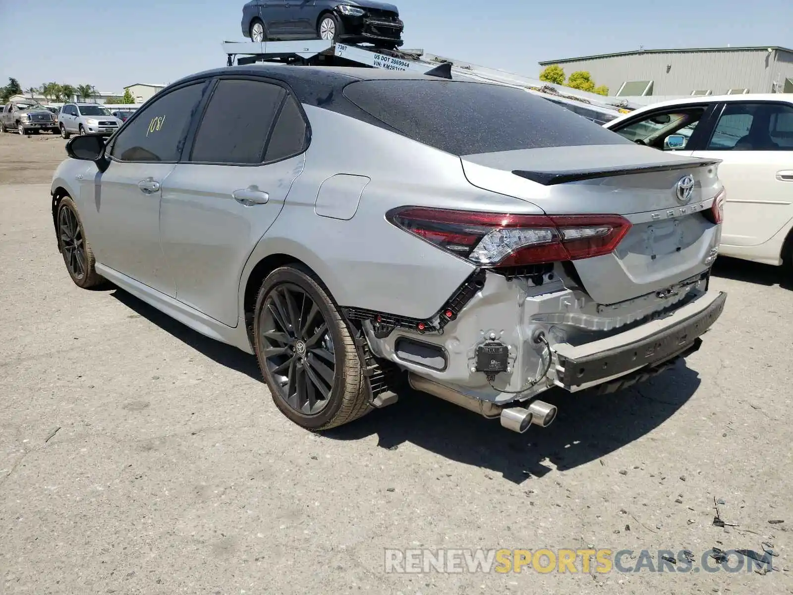 3 Photograph of a damaged car 4T1K31AK7MU023940 TOYOTA CAMRY 2021