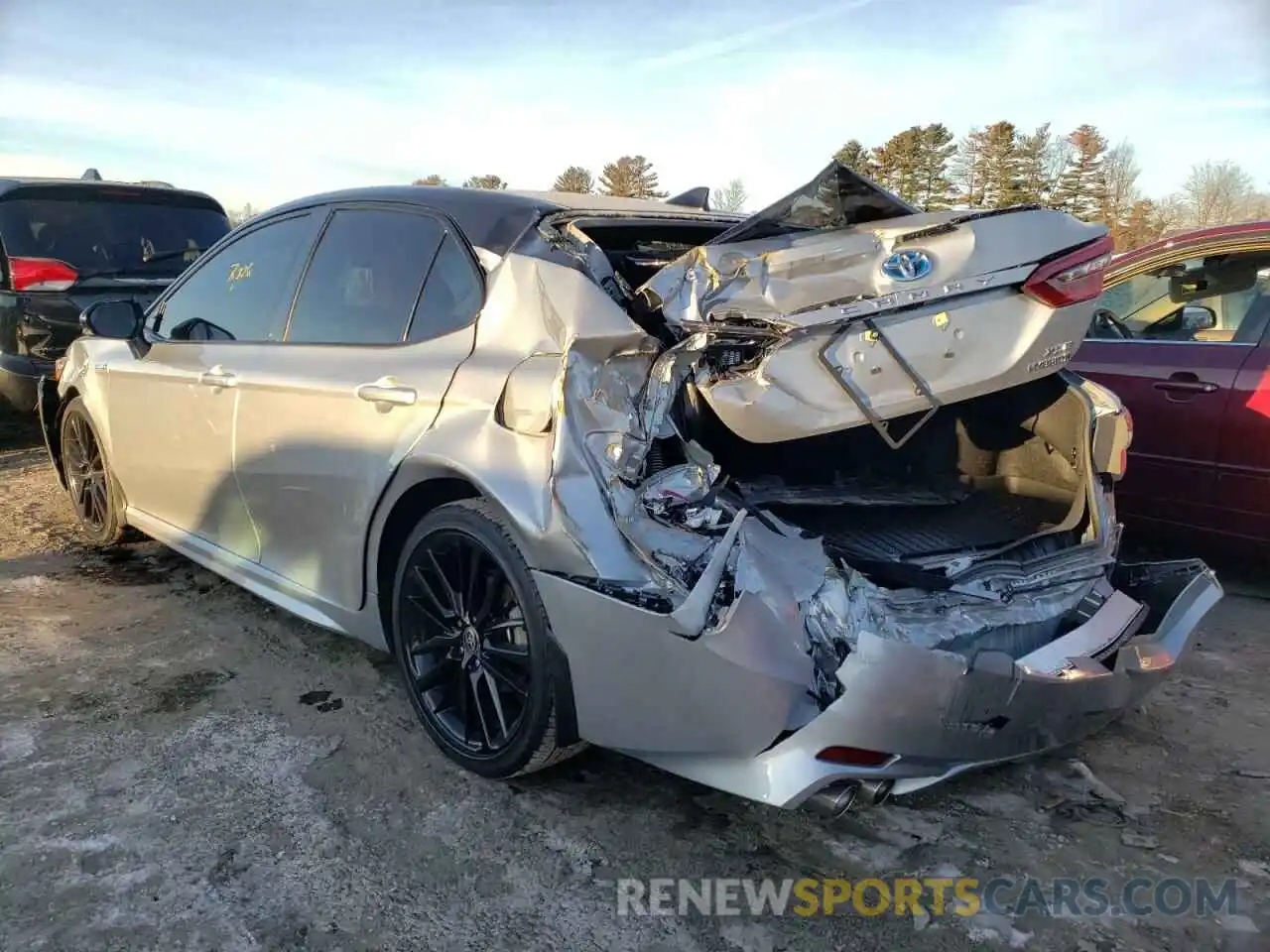 3 Photograph of a damaged car 4T1K31AK7MU024795 TOYOTA CAMRY 2021