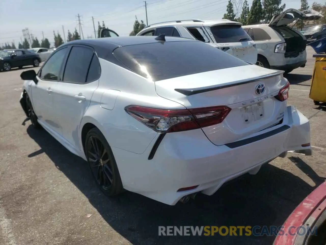 3 Photograph of a damaged car 4T1K31AK8MU027219 TOYOTA CAMRY 2021