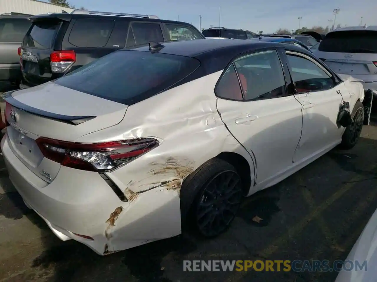 9 Photograph of a damaged car 4T1K31AK8MU031772 TOYOTA CAMRY 2021