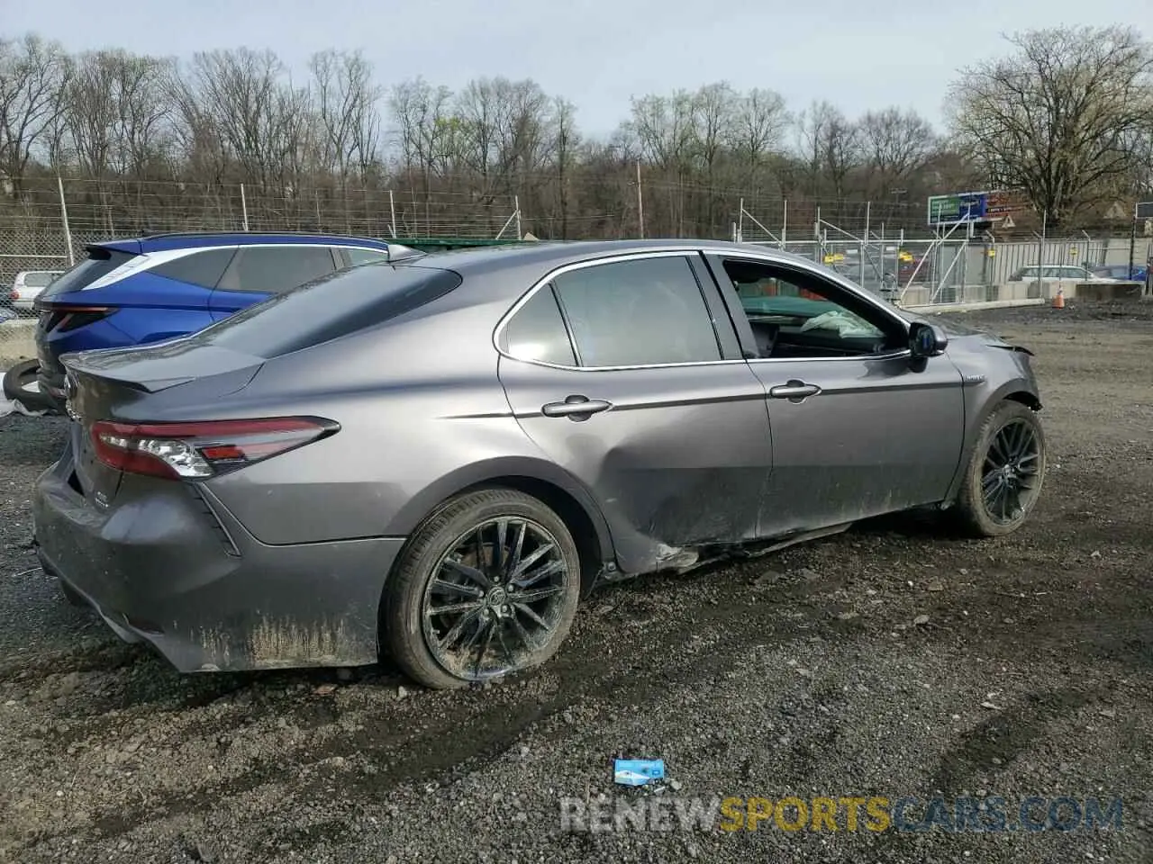 3 Photograph of a damaged car 4T1K31AK8MU564074 TOYOTA CAMRY 2021
