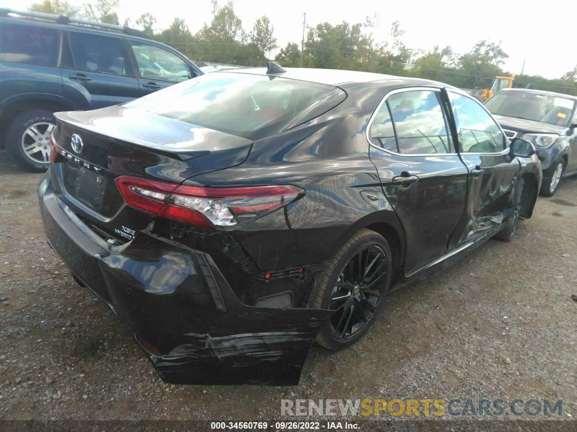 4 Photograph of a damaged car 4T1K31AK9MU546392 TOYOTA CAMRY 2021