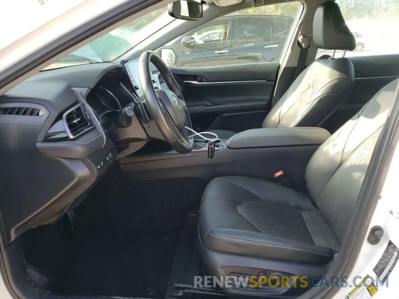 7 Photograph of a damaged car 4T1K31AK9MU549695 TOYOTA CAMRY 2021