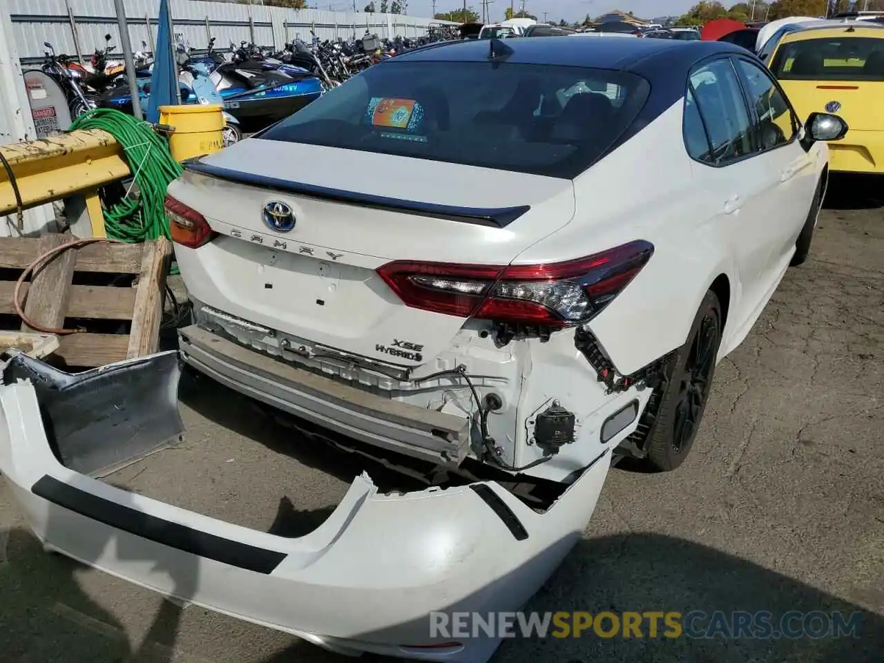 4 Photograph of a damaged car 4T1K31AKXMU020563 TOYOTA CAMRY 2021