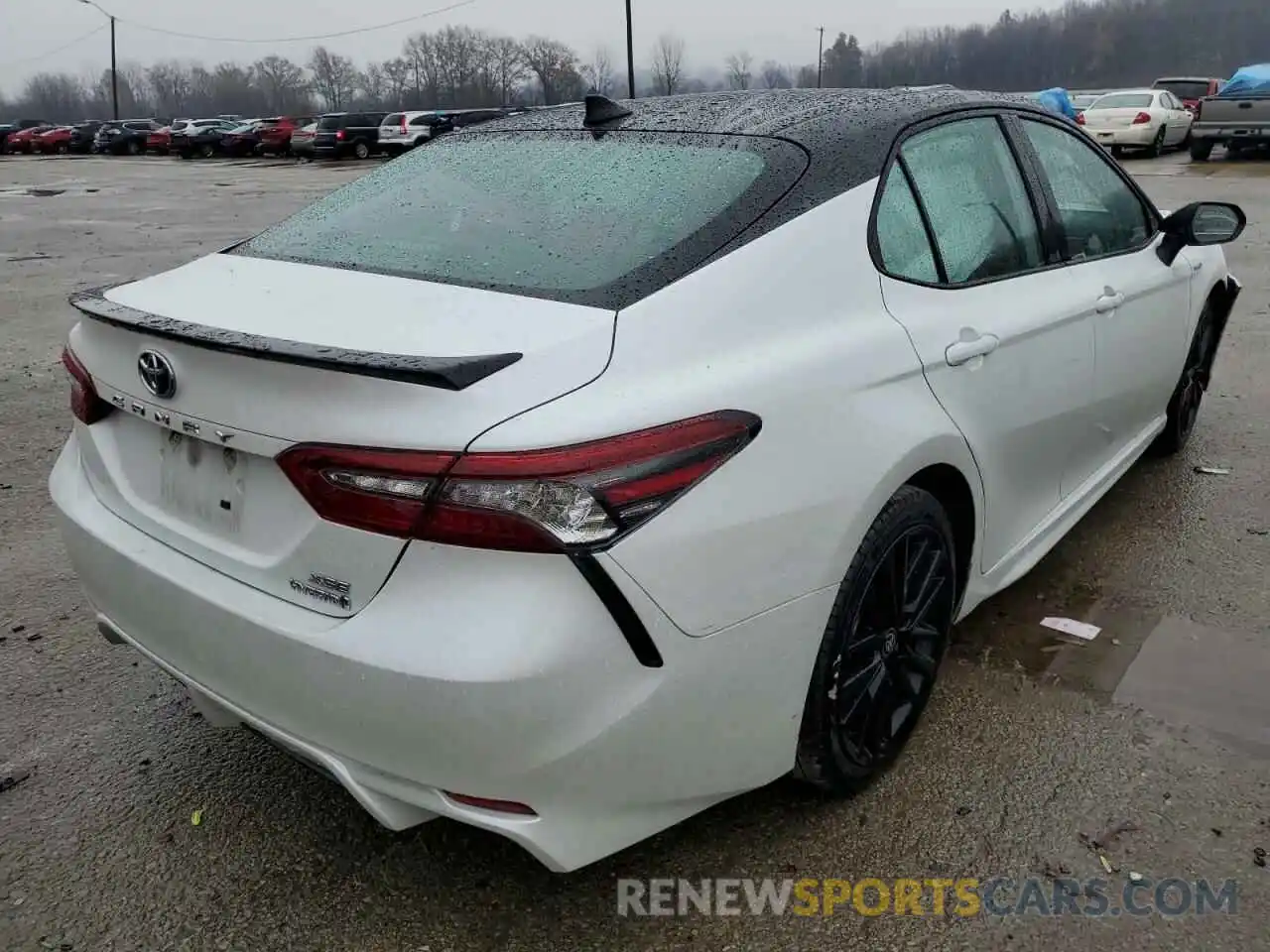 4 Photograph of a damaged car 4T1K31AKXMU021468 TOYOTA CAMRY 2021