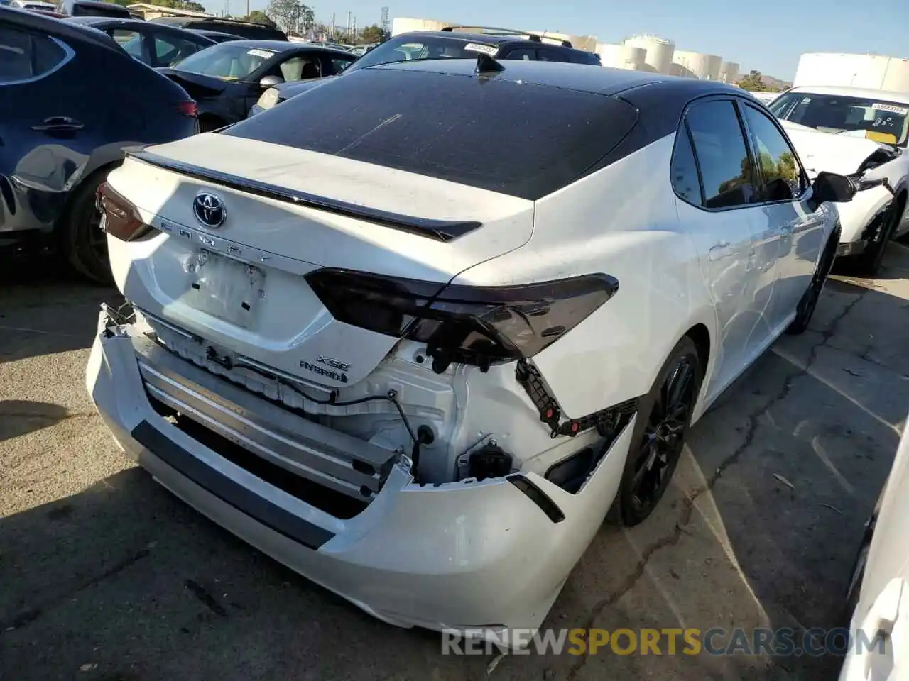 4 Photograph of a damaged car 4T1K31AKXMU022099 TOYOTA CAMRY 2021