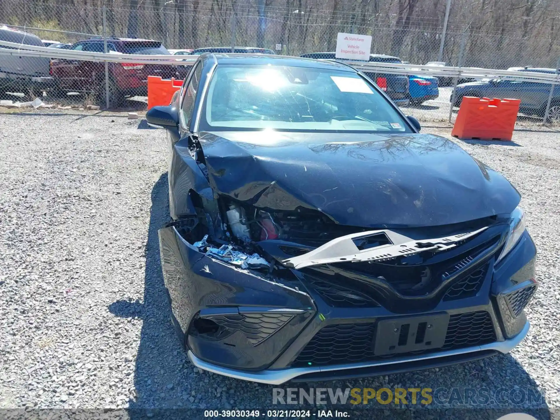 12 Photograph of a damaged car 4T1K31AKXMU024306 TOYOTA CAMRY 2021