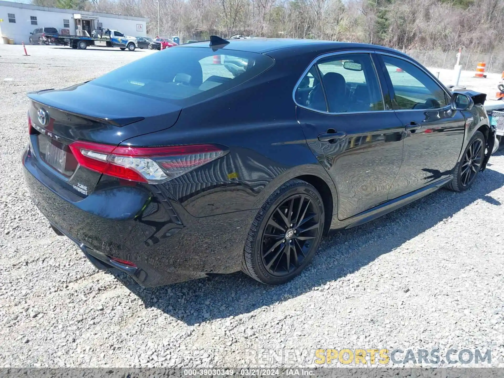 4 Photograph of a damaged car 4T1K31AKXMU024306 TOYOTA CAMRY 2021