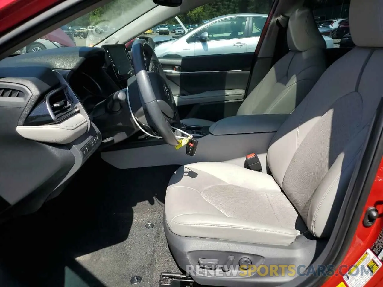 7 Photograph of a damaged car 4T1K31AKXMU025939 TOYOTA CAMRY 2021