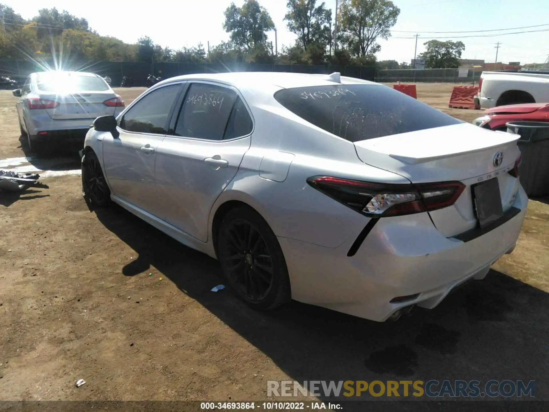 3 Photograph of a damaged car 4T1K31AKXMU547213 TOYOTA CAMRY 2021