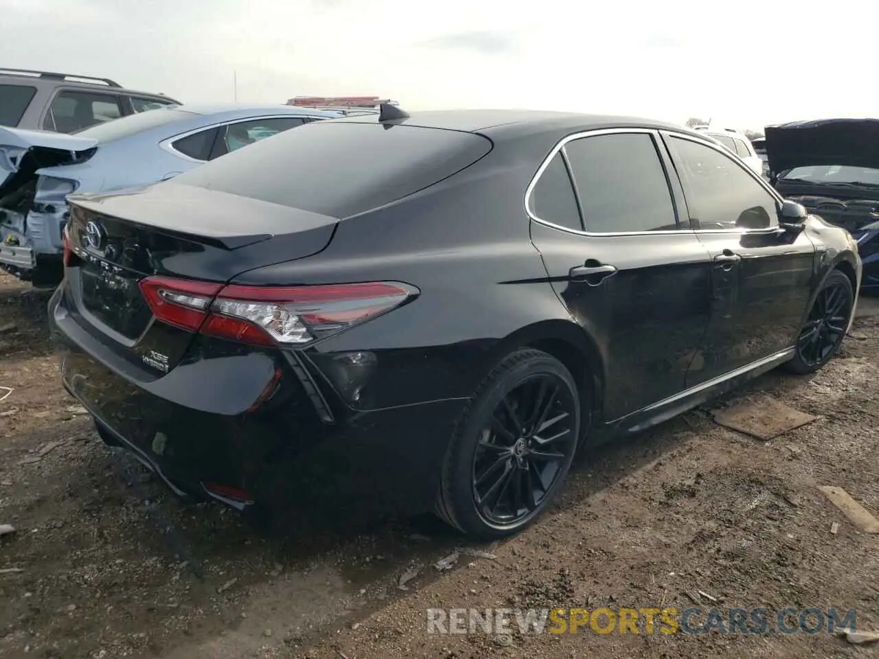3 Photograph of a damaged car 4T1K31AKXMU550354 TOYOTA CAMRY 2021
