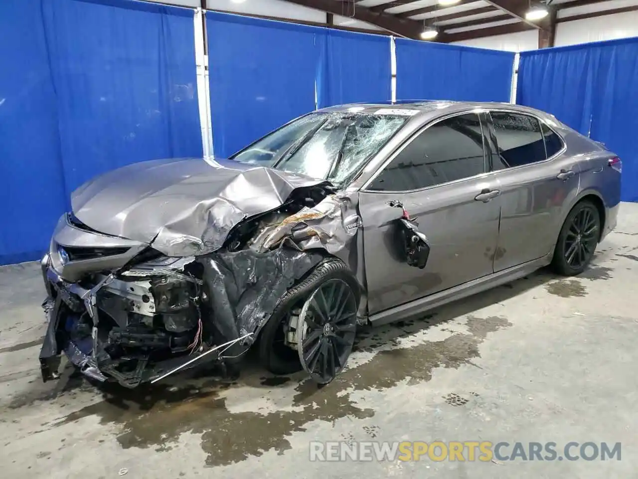 1 Photograph of a damaged car 4T1K31AKXMU562746 TOYOTA CAMRY 2021