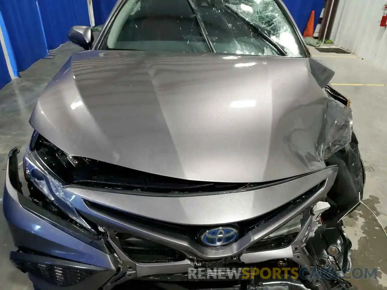 11 Photograph of a damaged car 4T1K31AKXMU562746 TOYOTA CAMRY 2021