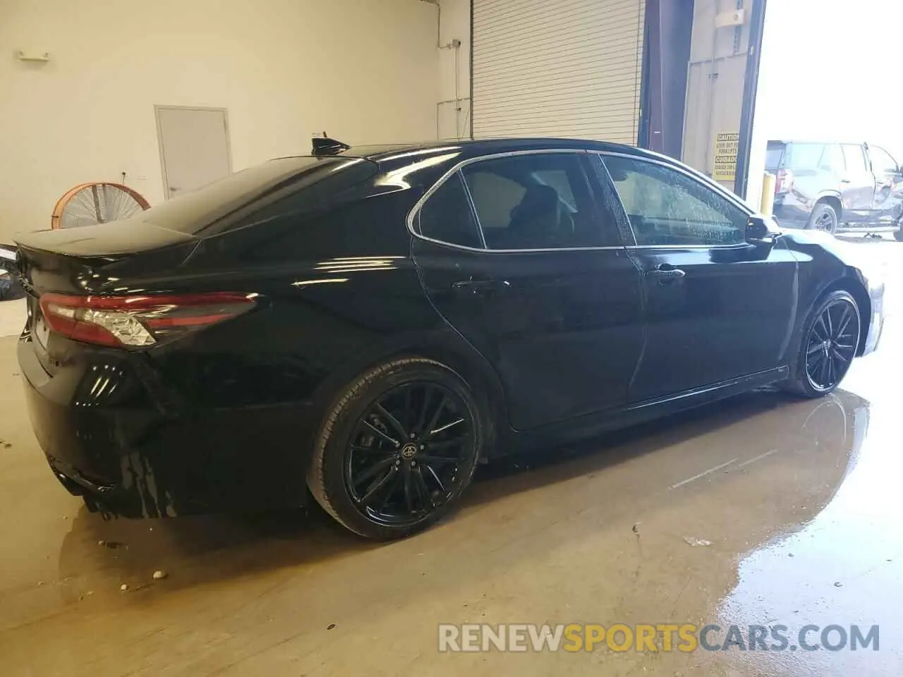 3 Photograph of a damaged car 4T1K61AK0MU408666 TOYOTA CAMRY 2021