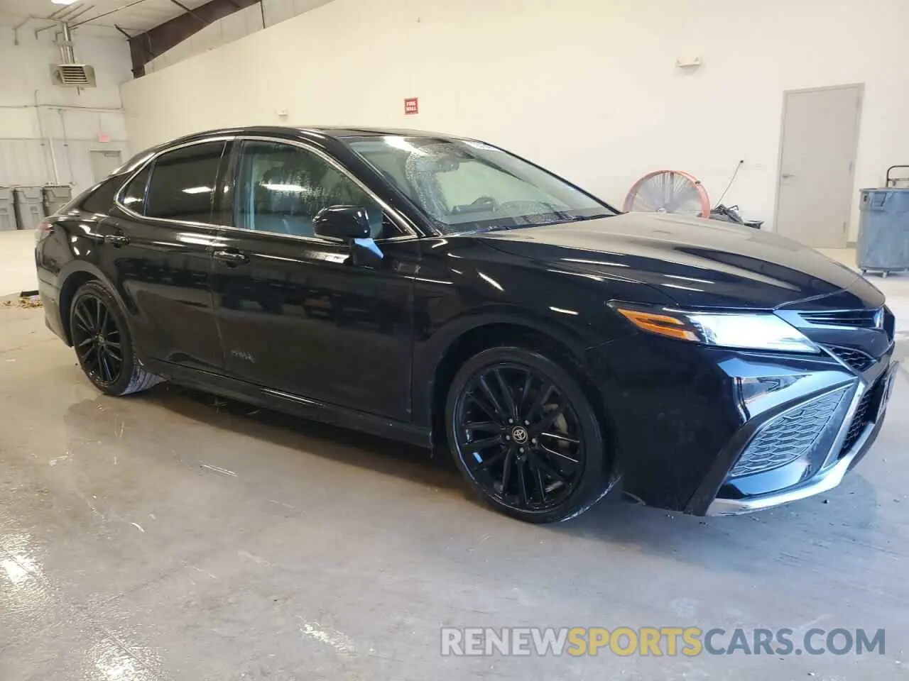 4 Photograph of a damaged car 4T1K61AK0MU408666 TOYOTA CAMRY 2021
