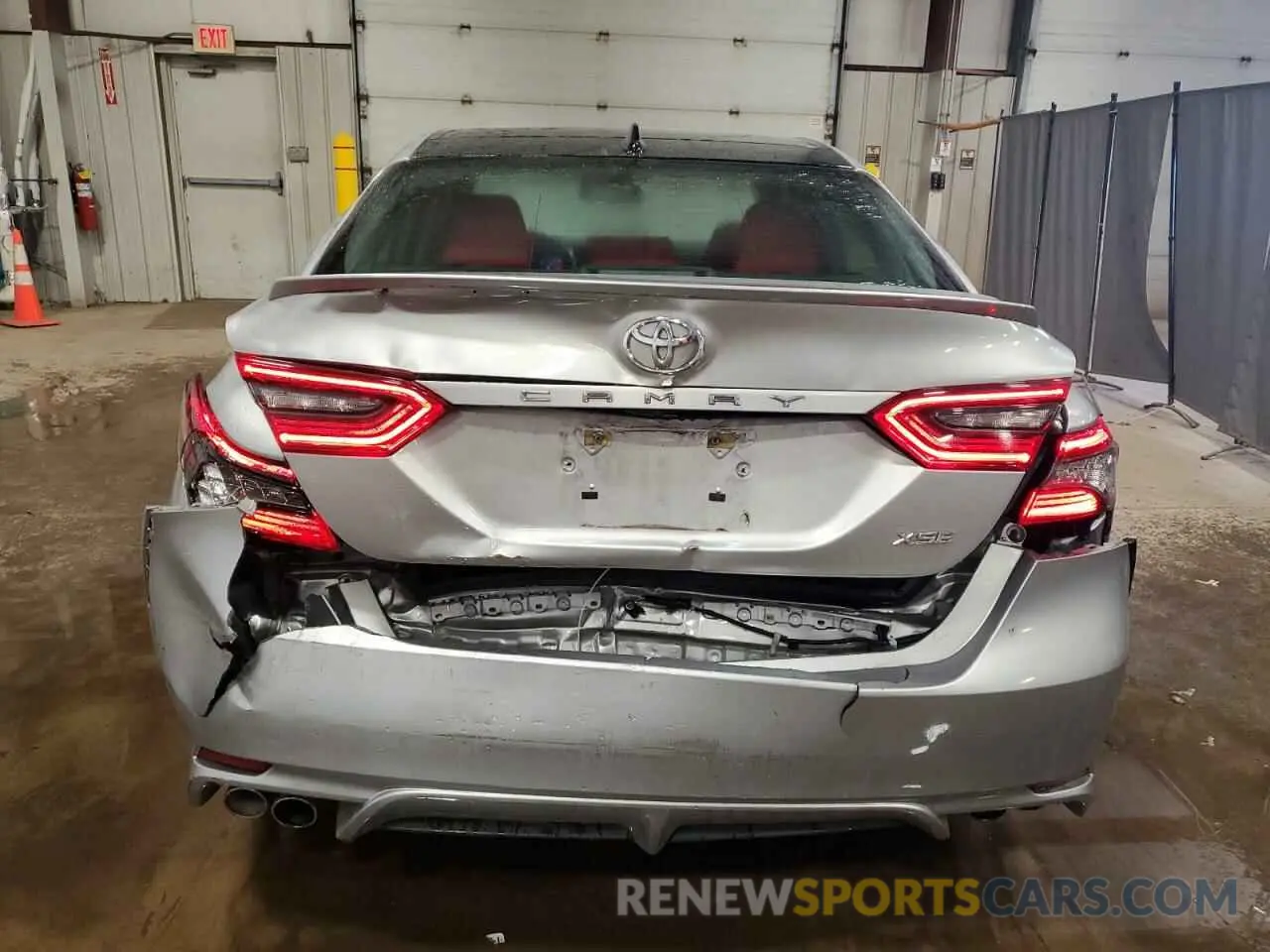 6 Photograph of a damaged car 4T1K61AK0MU413981 TOYOTA CAMRY 2021
