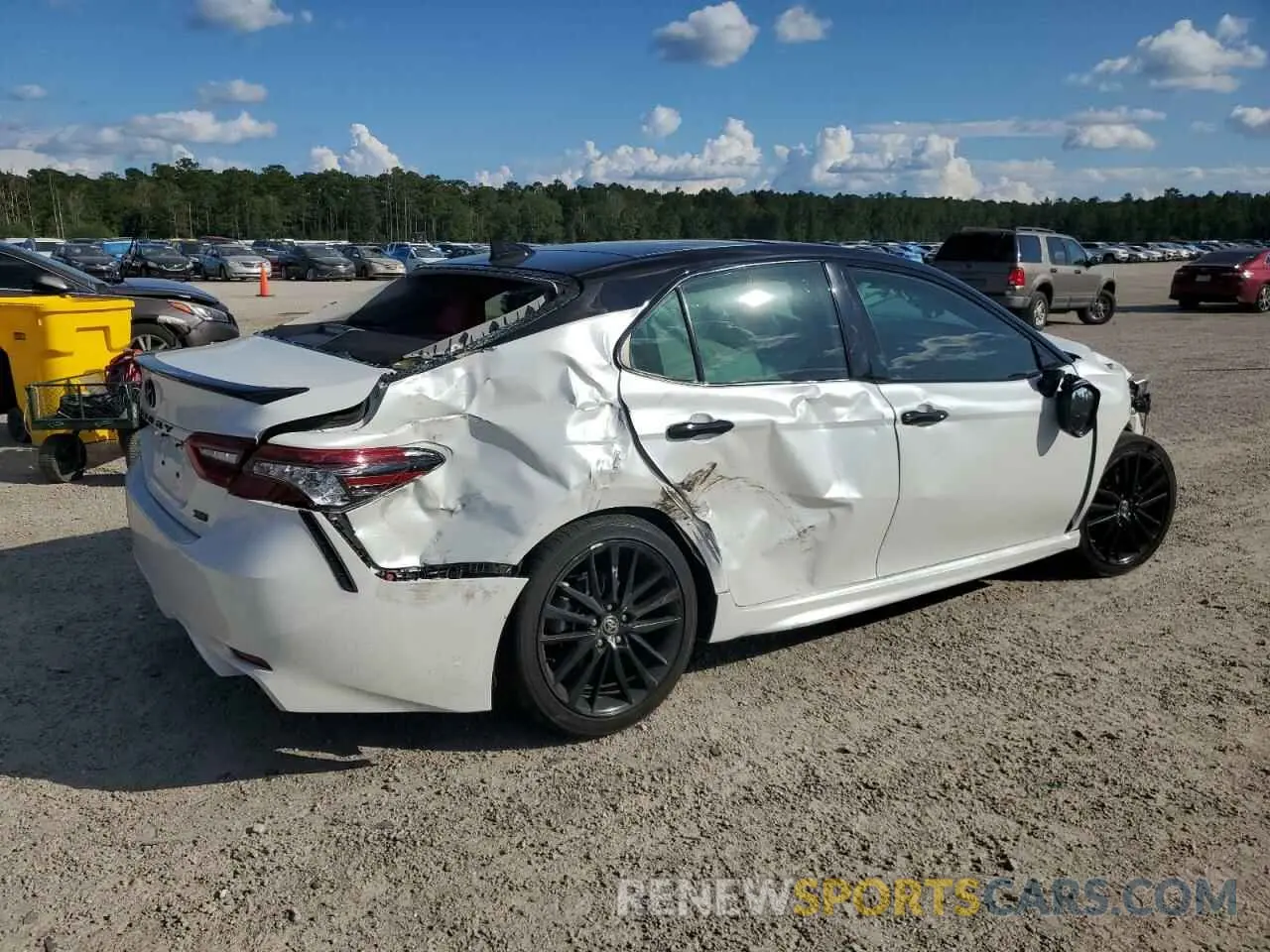 3 Photograph of a damaged car 4T1K61AK0MU465403 TOYOTA CAMRY 2021