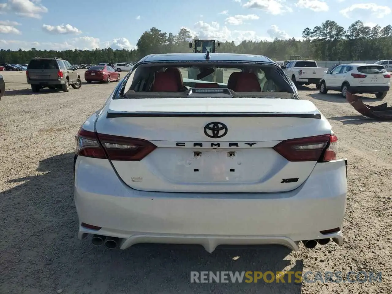 6 Photograph of a damaged car 4T1K61AK0MU465403 TOYOTA CAMRY 2021
