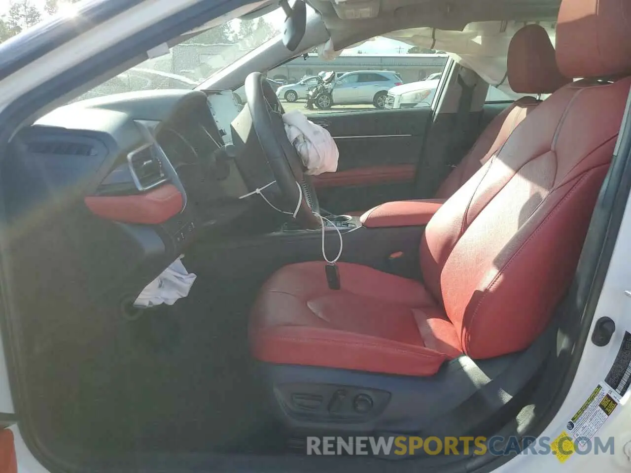 7 Photograph of a damaged car 4T1K61AK0MU465403 TOYOTA CAMRY 2021