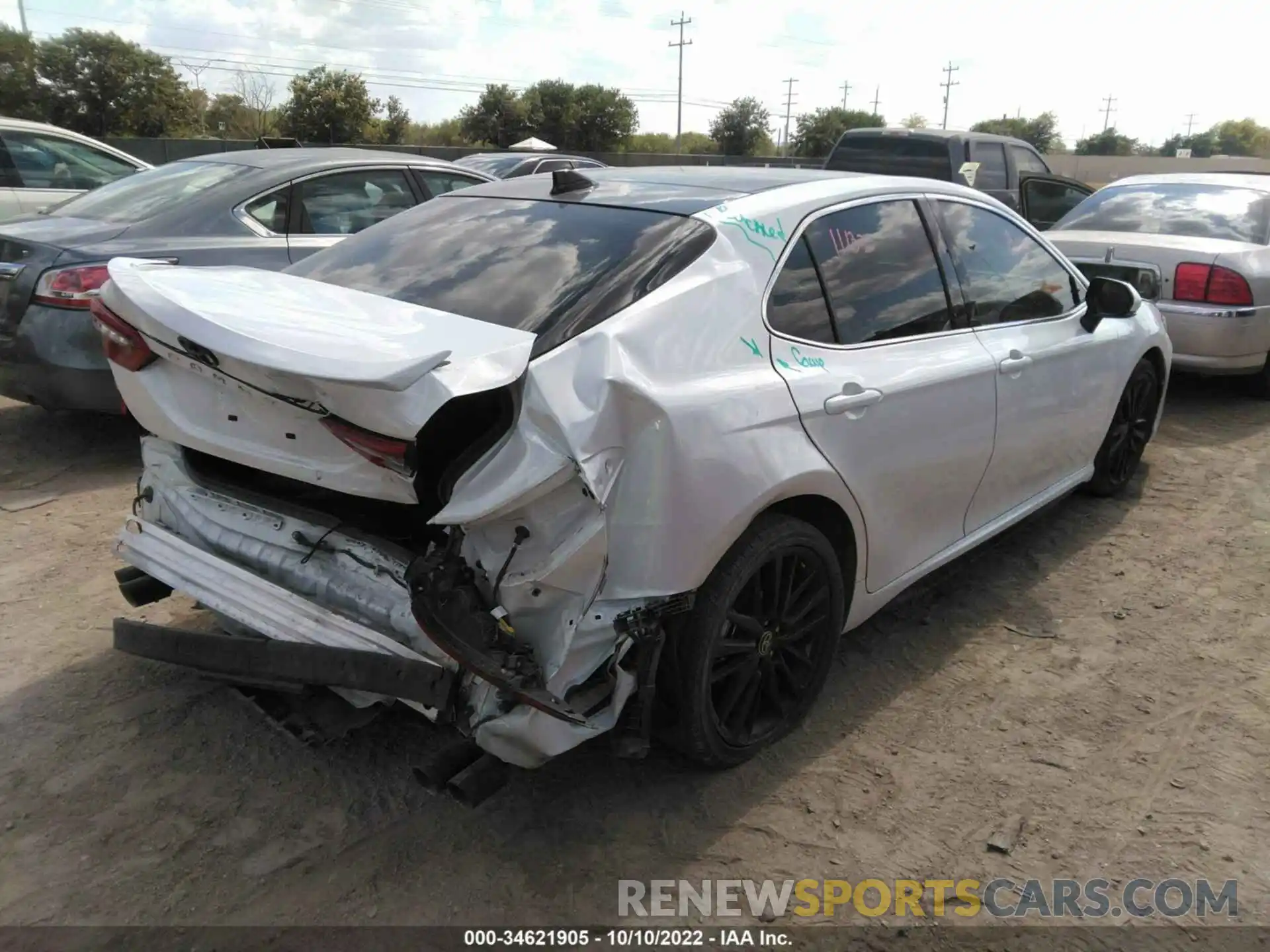 4 Photograph of a damaged car 4T1K61AK0MU474392 TOYOTA CAMRY 2021